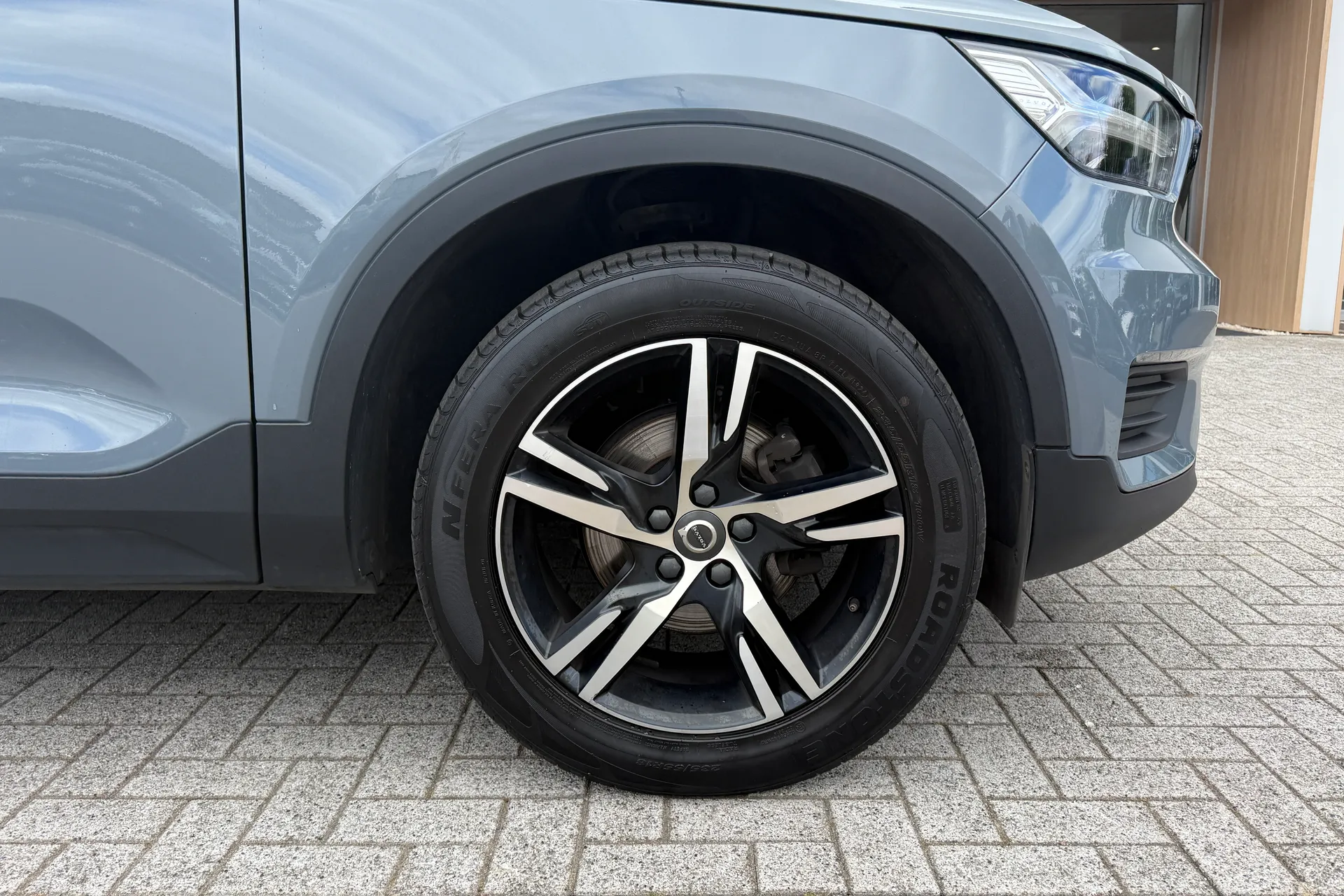 Volvo XC40 thumbnail image number 13