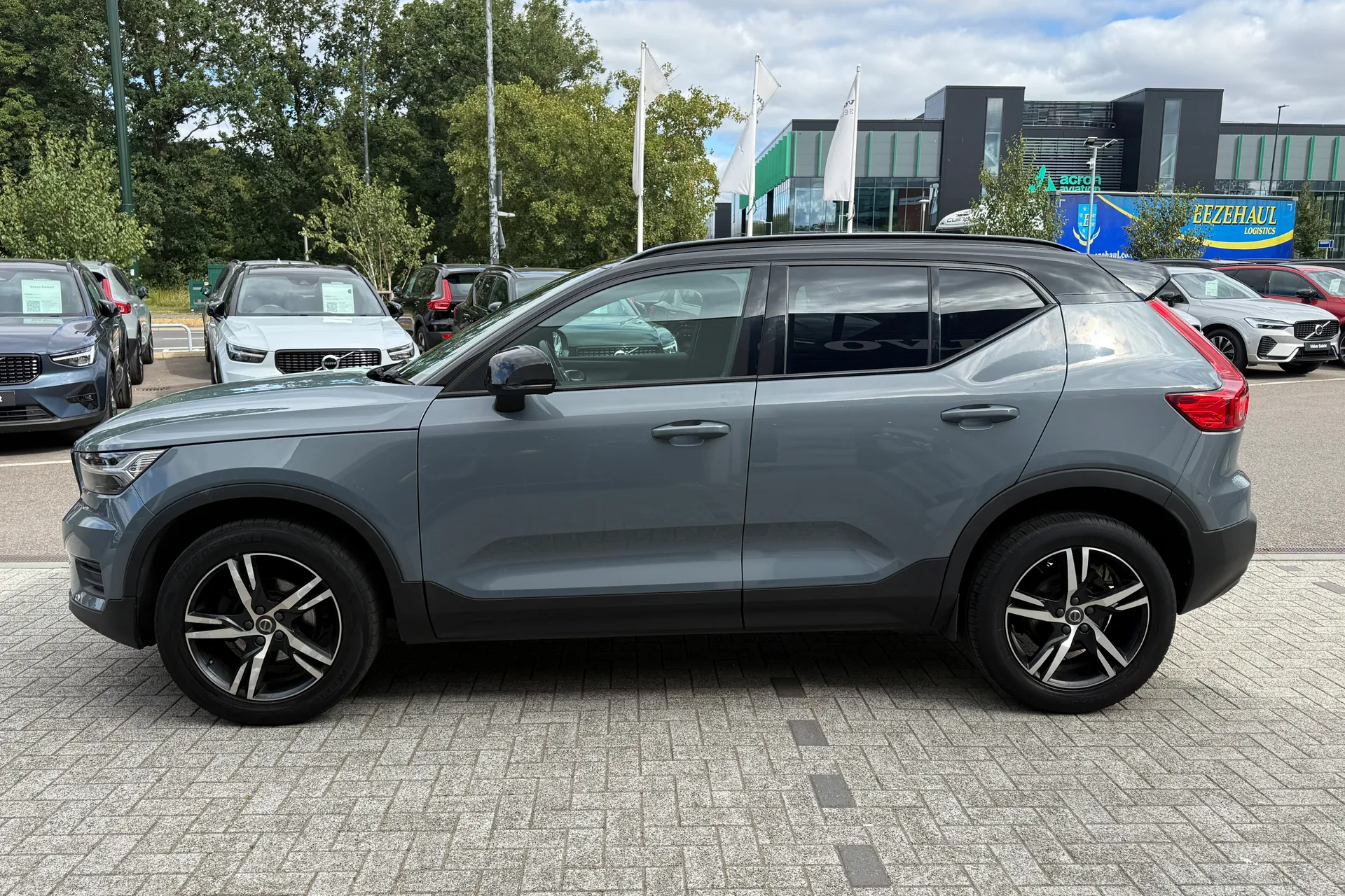 Volvo XC40 thumbnail image number 10