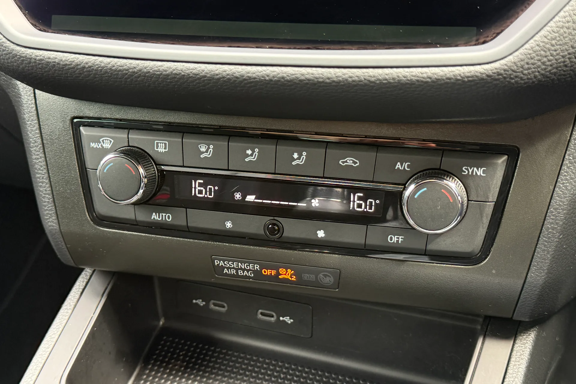SEAT IBIZA thumbnail image number 10