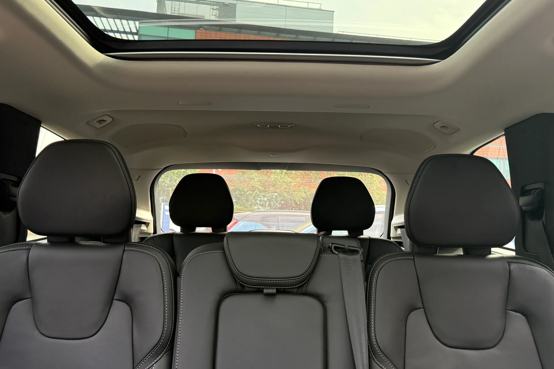 Volvo XC90 thumbnail image number 10