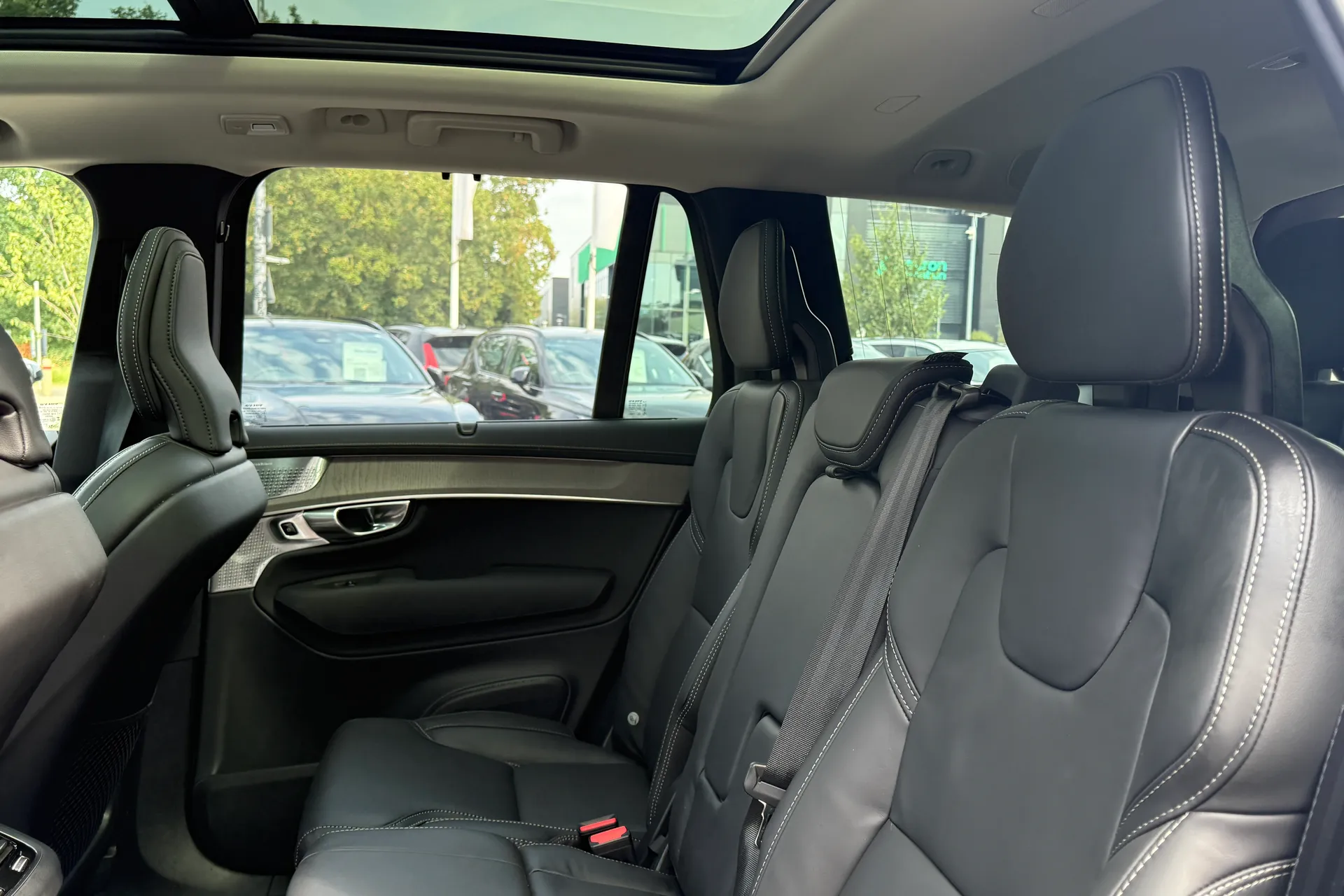 Volvo XC90 thumbnail image number 35