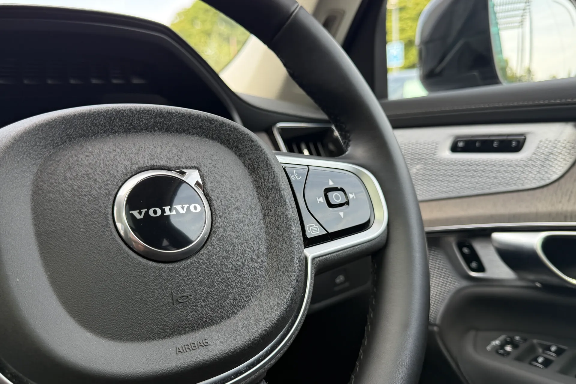 Volvo XC90 thumbnail image number 41