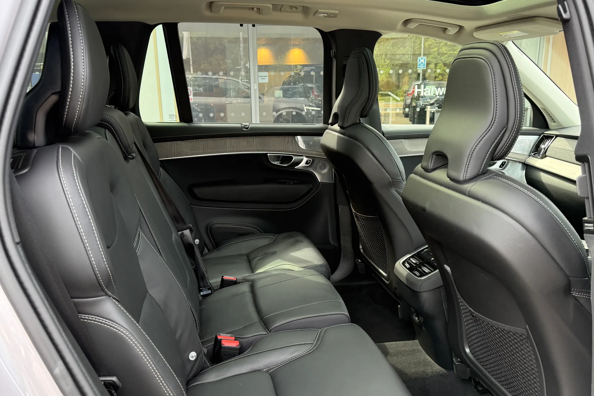 Volvo XC90 thumbnail image number 28