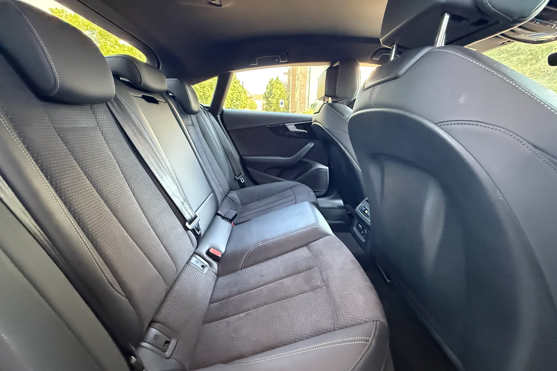 Audi A5 thumbnail image number 39