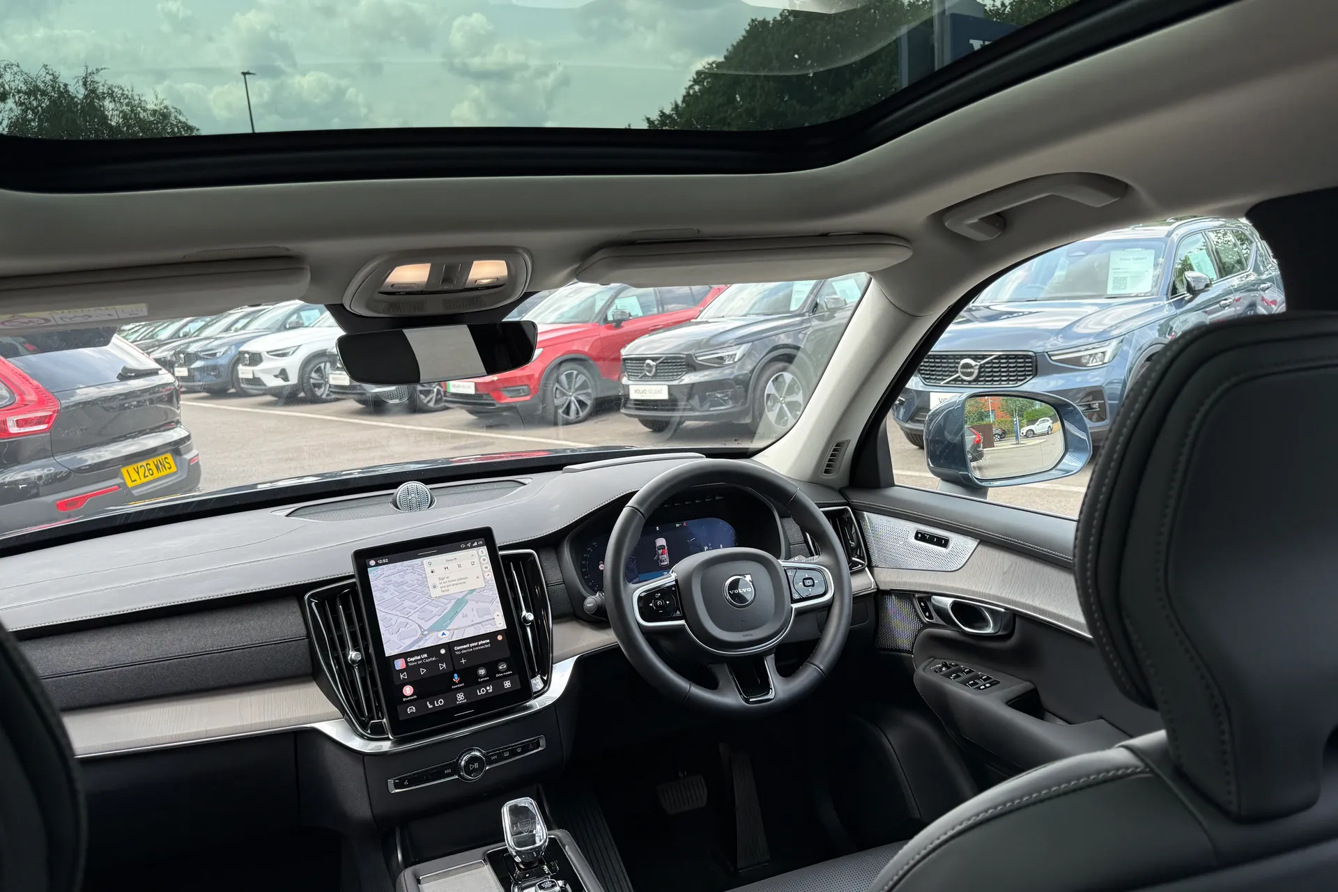 Volvo XC90 thumbnail image number 35