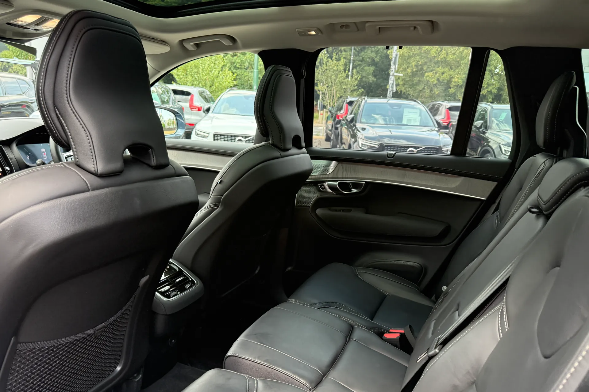 Volvo XC90 thumbnail image number 32