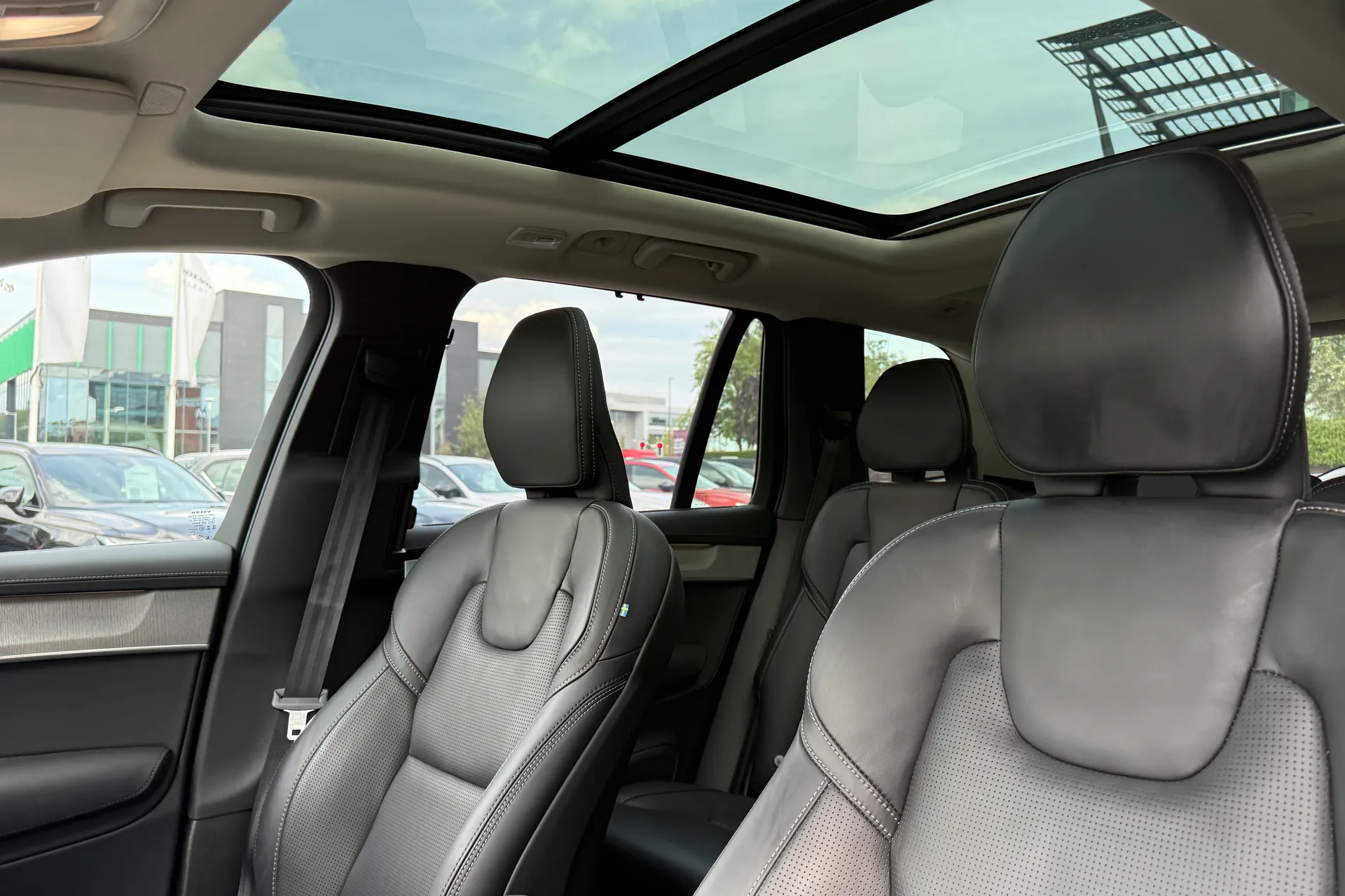 Volvo XC90 thumbnail image number 31