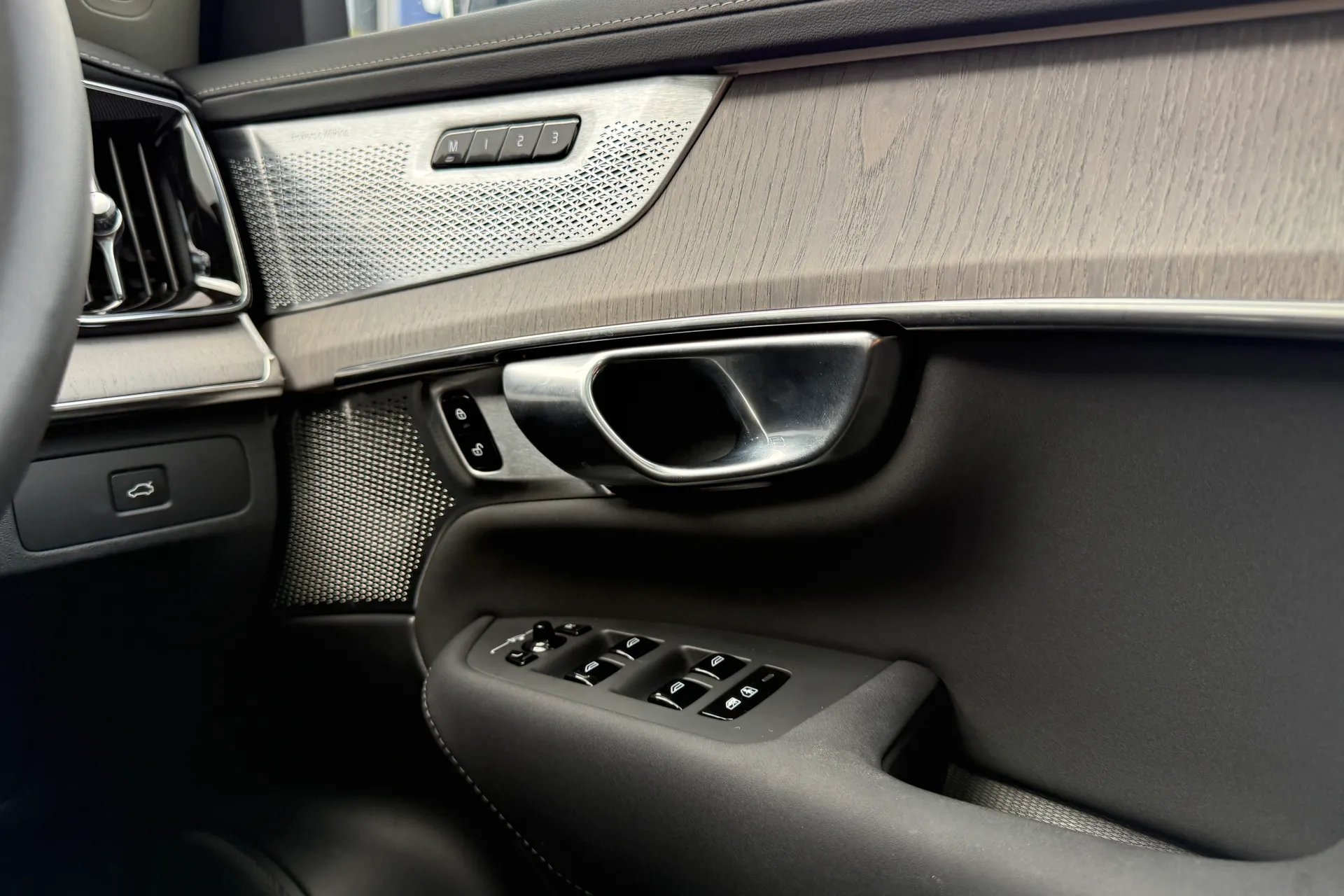 Volvo XC90 thumbnail image number 44