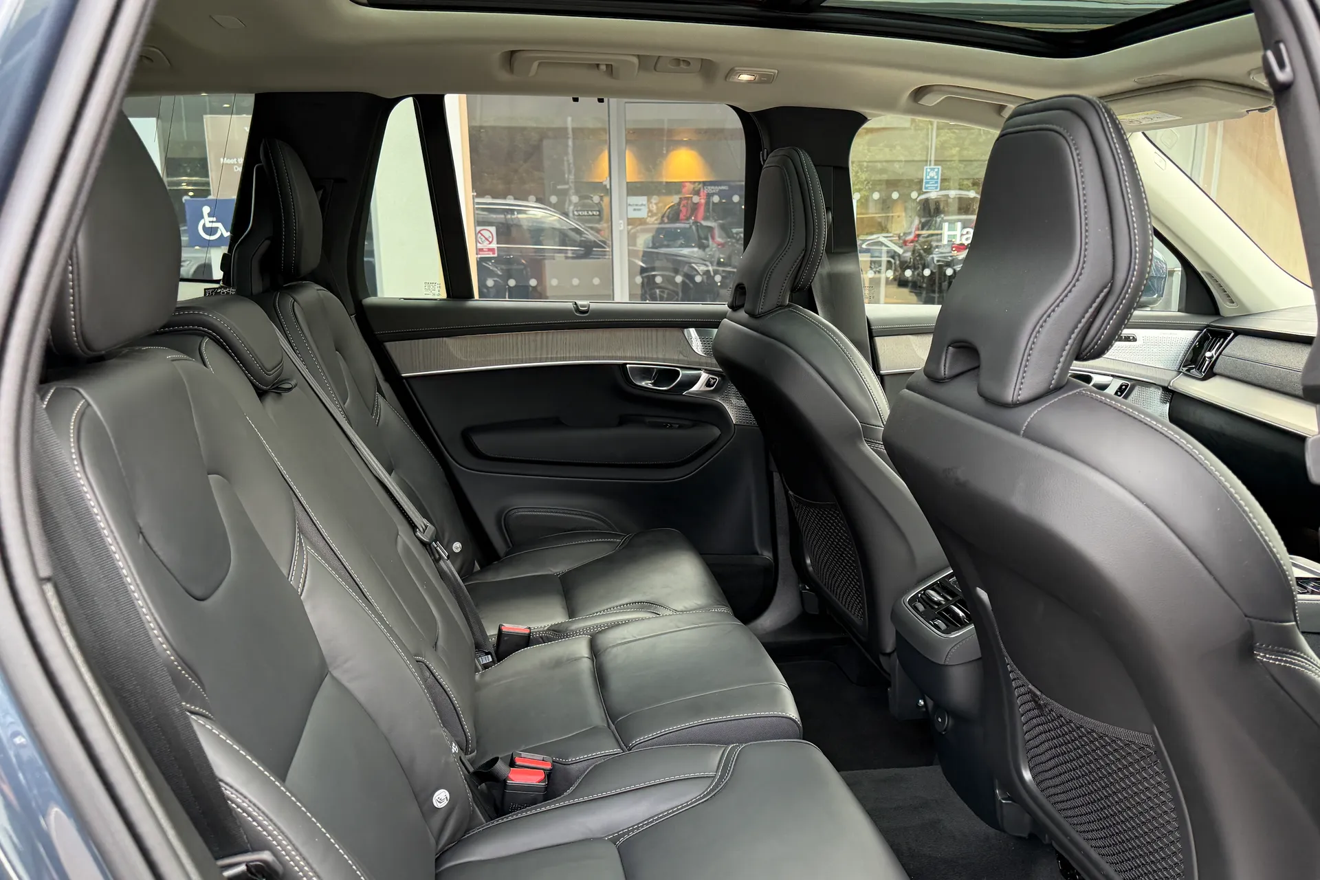 Volvo XC90 thumbnail image number 25
