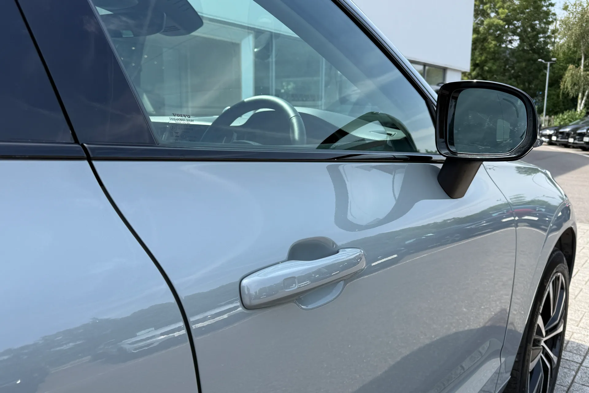 Volvo XC60 thumbnail image number 16