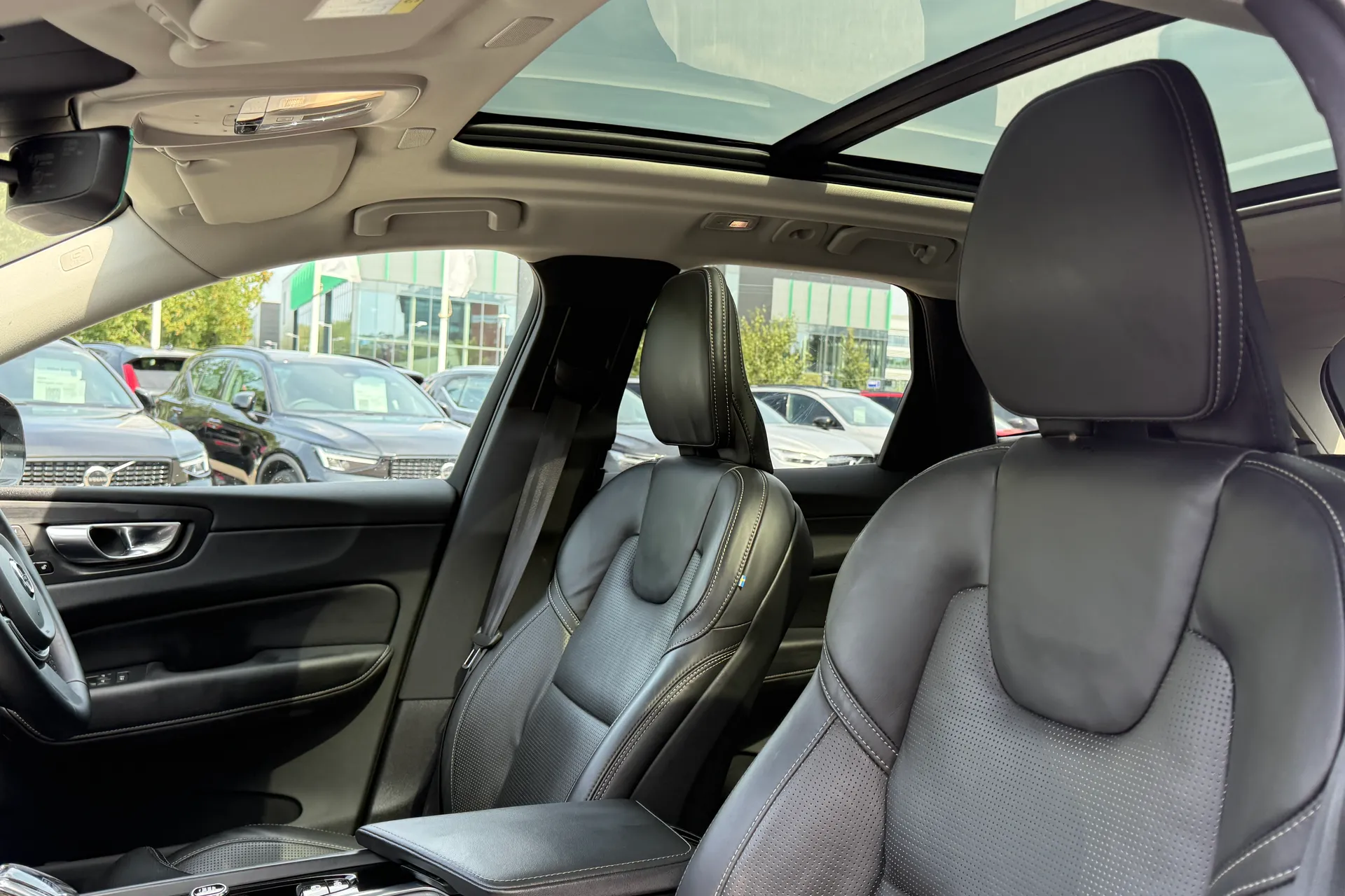 Volvo XC60 thumbnail image number 29