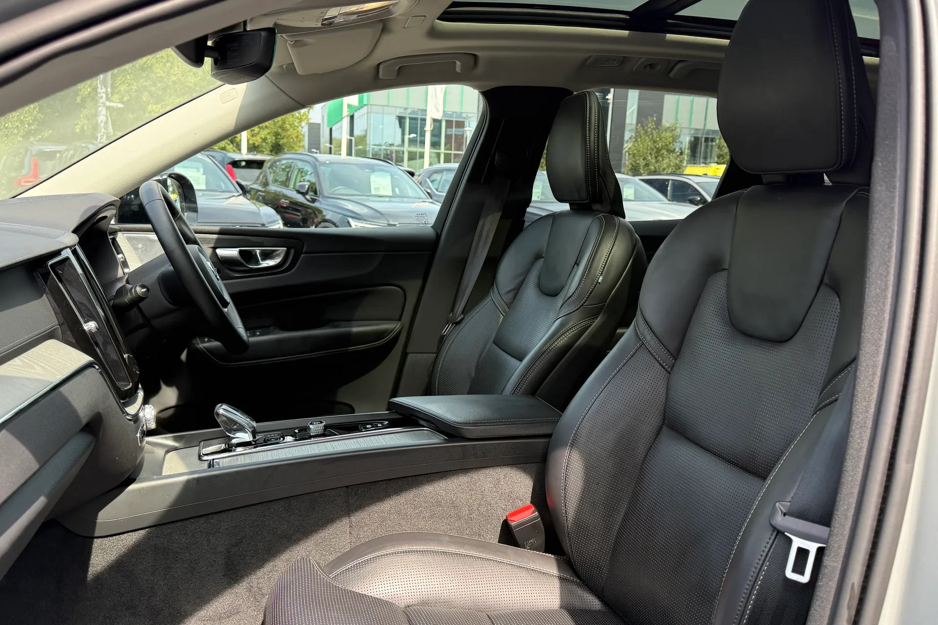 Volvo XC60 thumbnail image number 30