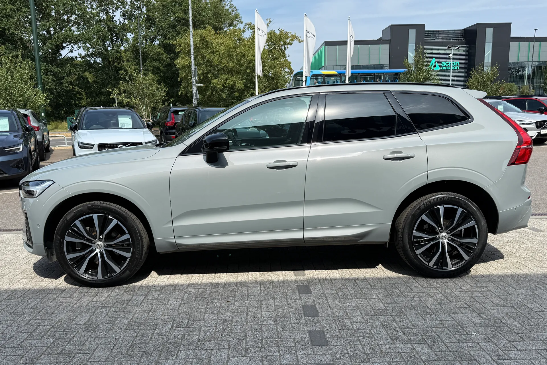 Volvo XC60 thumbnail image number 12