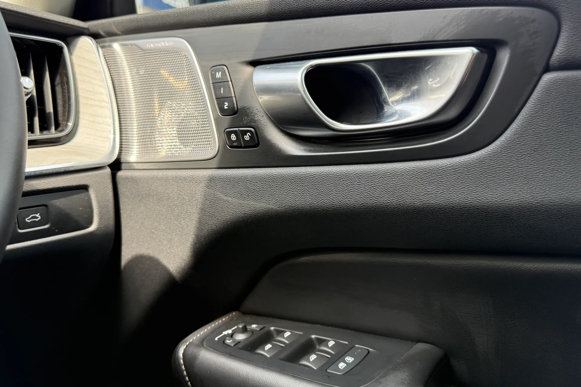 Volvo XC60 thumbnail image number 43