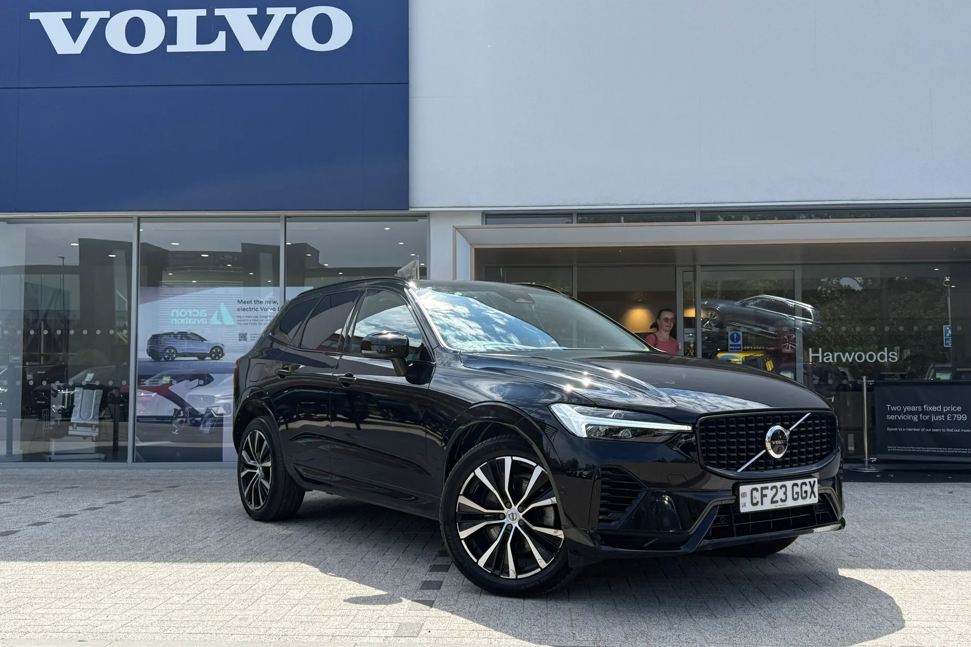 Volvo XC60 focused image