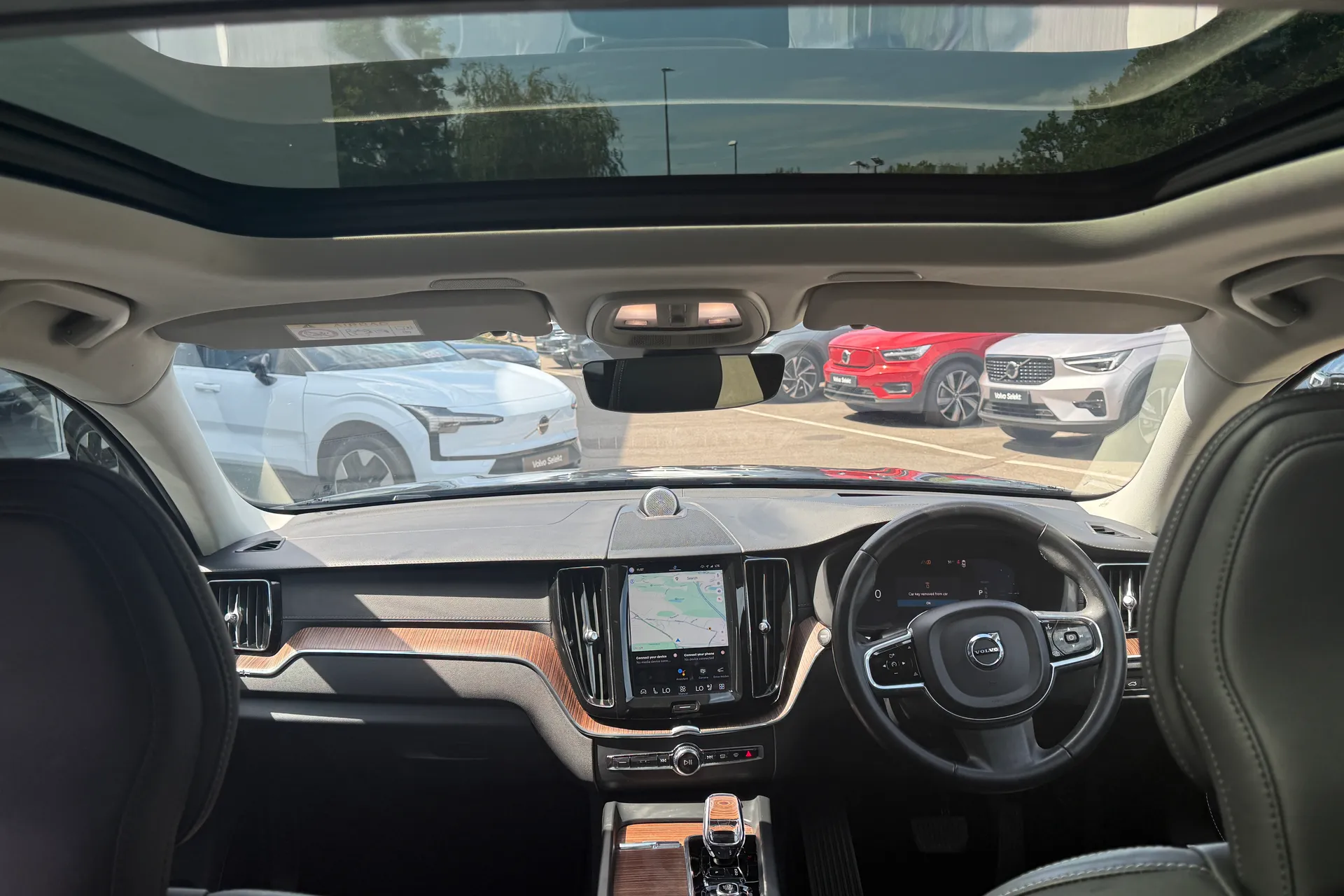 Volvo XC60 thumbnail image number 3