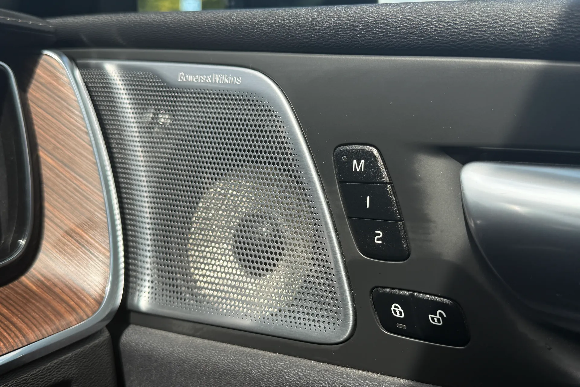 Volvo XC60 thumbnail image number 42