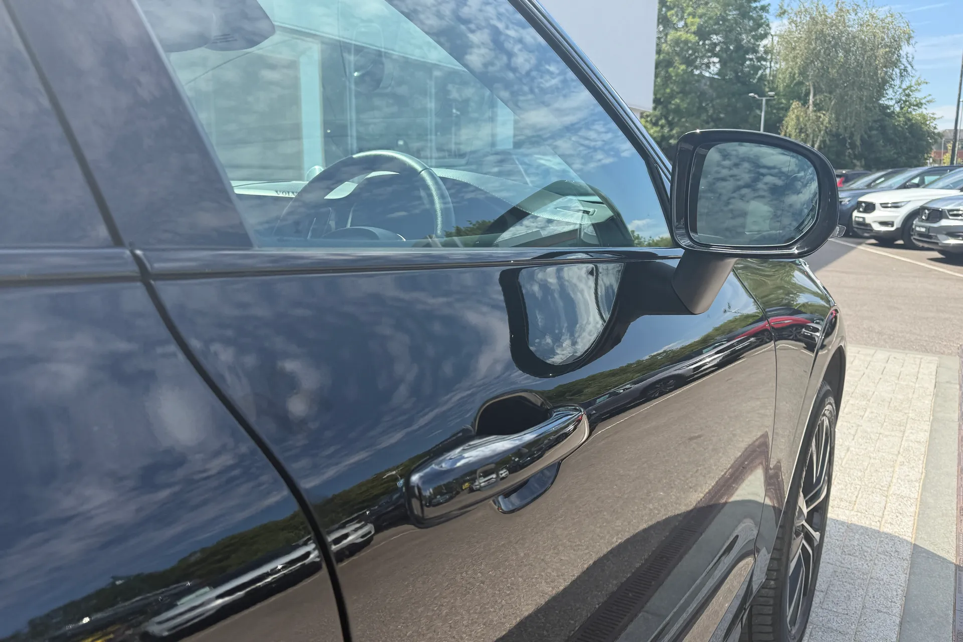 Volvo XC60 thumbnail image number 15