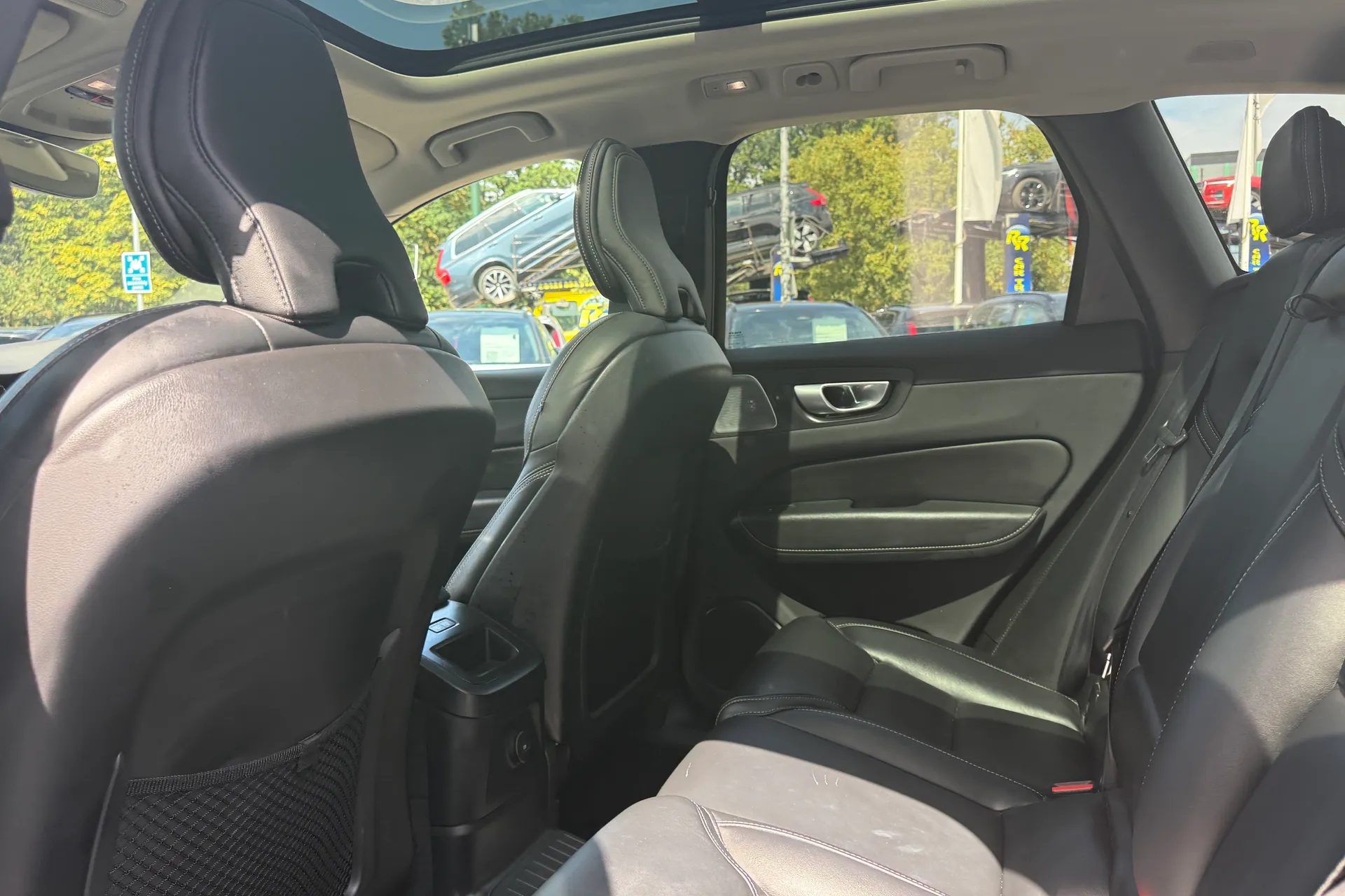 Volvo XC60 thumbnail image number 29