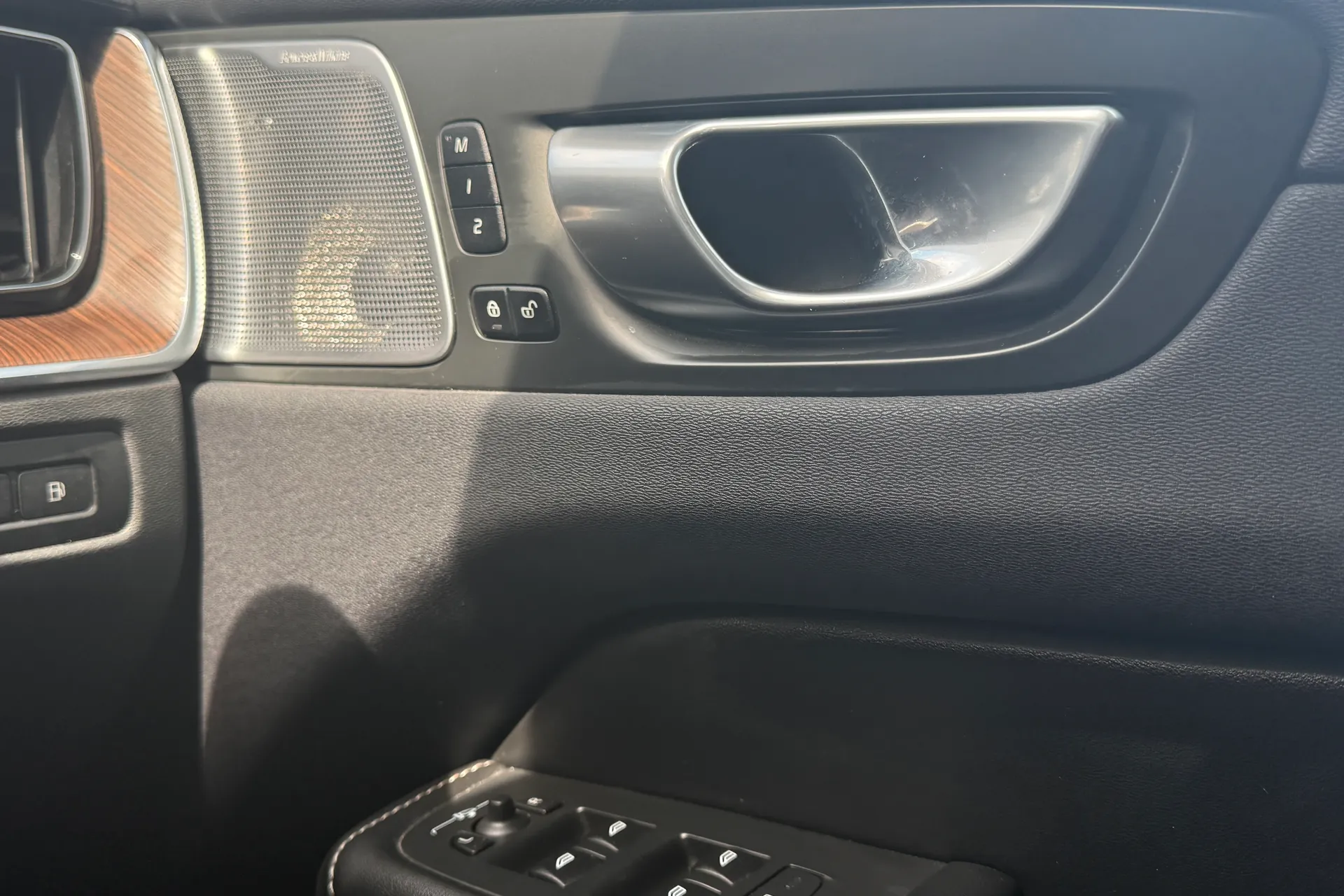 Volvo XC60 thumbnail image number 41