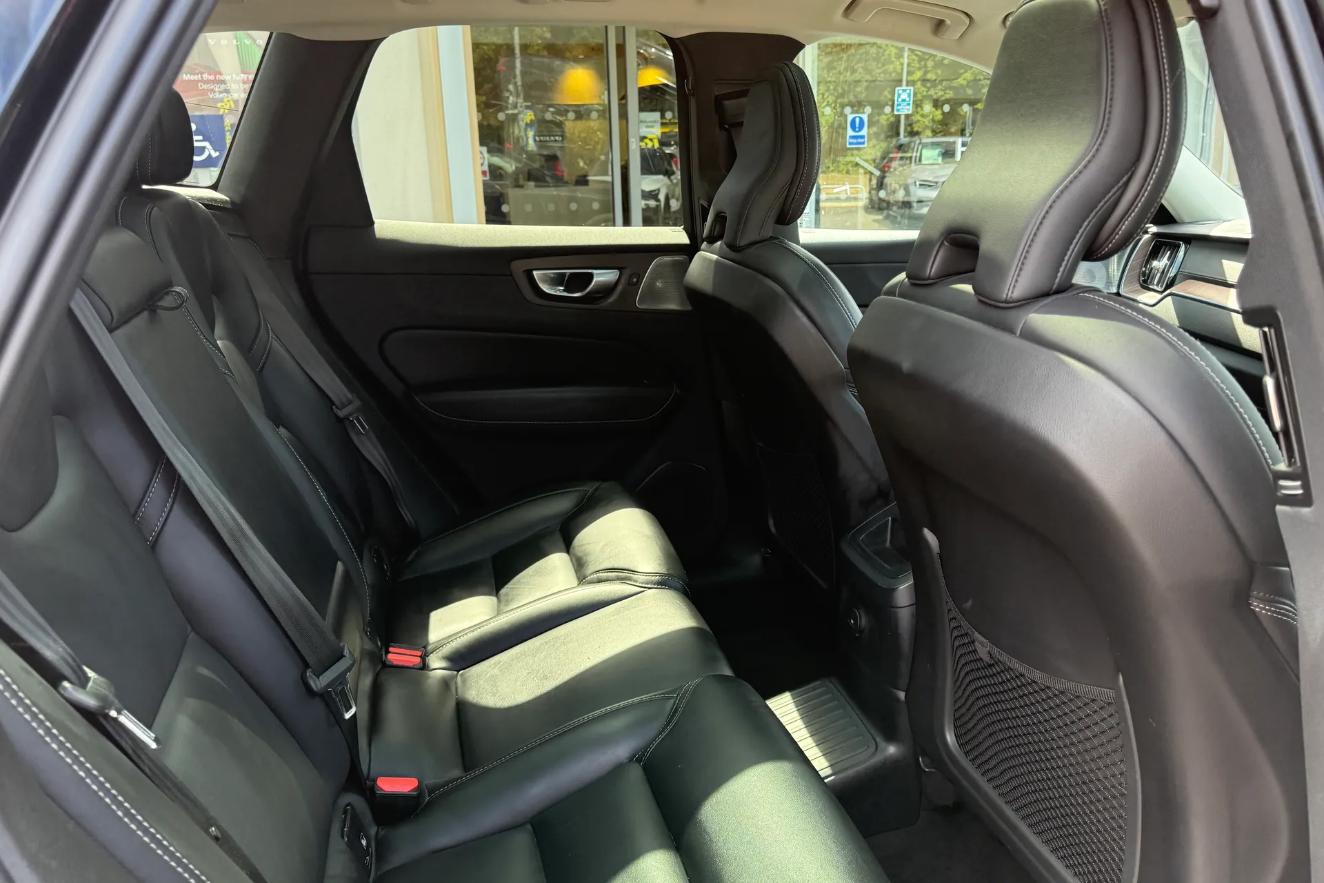 Volvo XC60 thumbnail image number 23