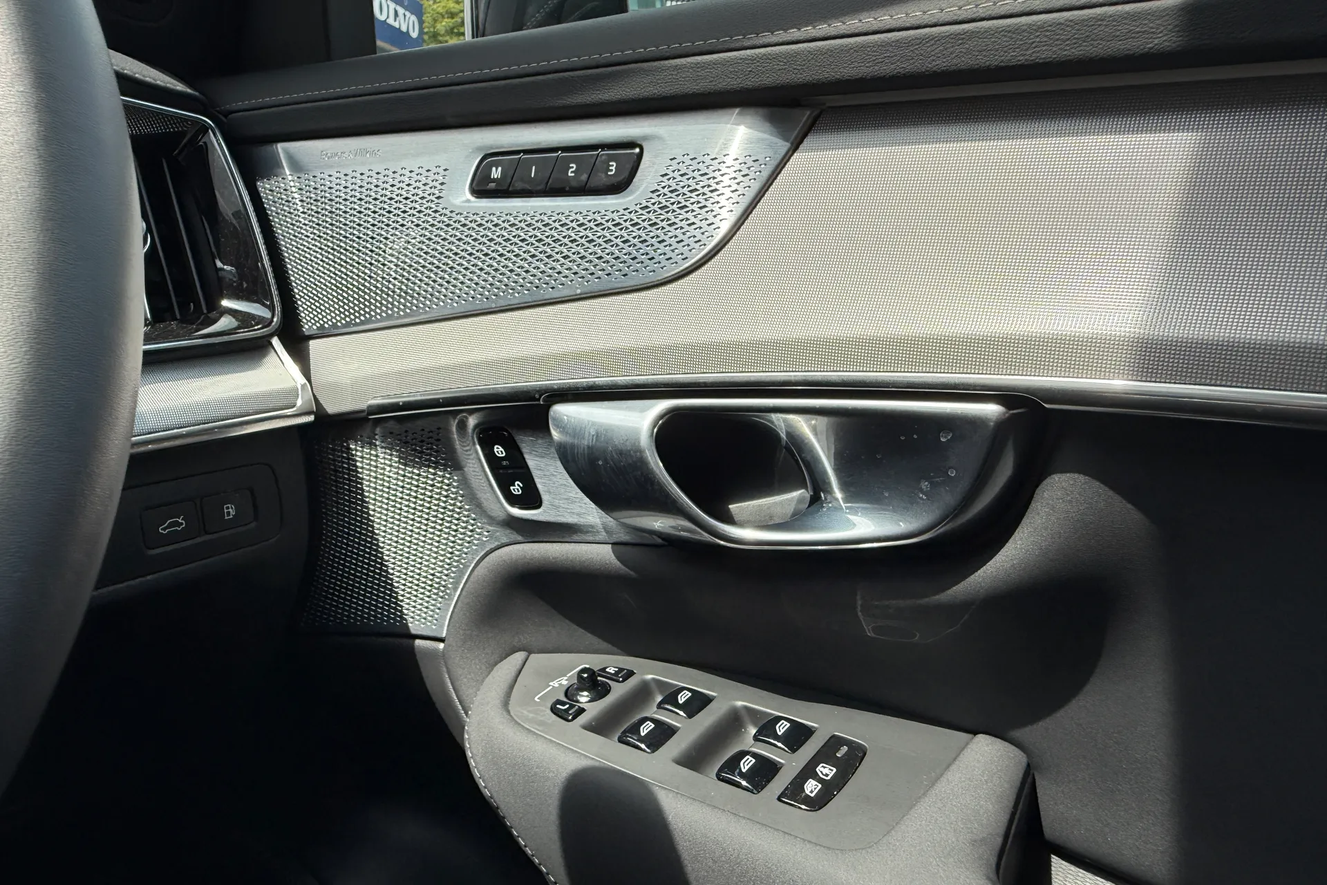 Volvo XC90 thumbnail image number 44