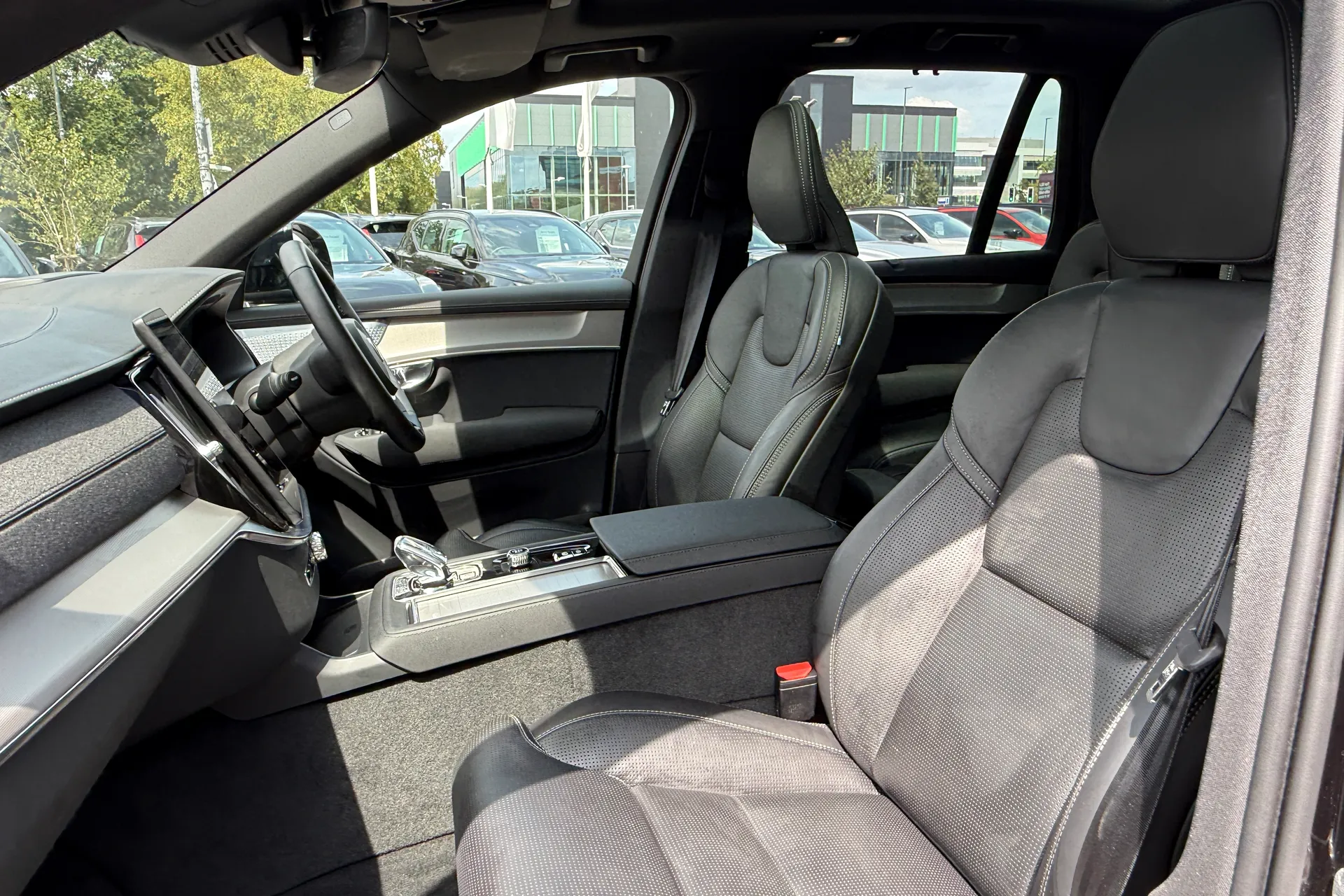Volvo XC90 thumbnail image number 31