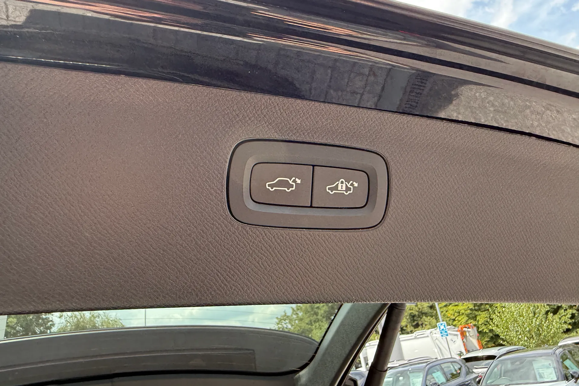 Volvo XC90 thumbnail image number 24