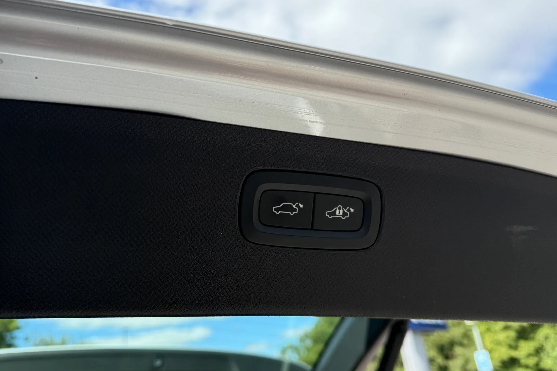 Volvo XC90 thumbnail image number 25