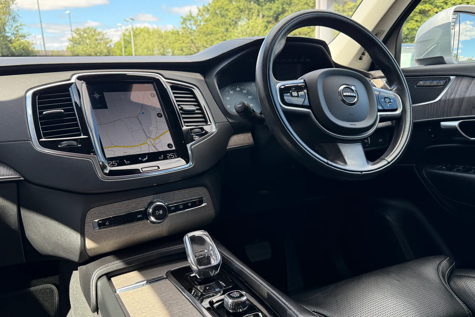 Volvo XC90 thumbnail image number 38