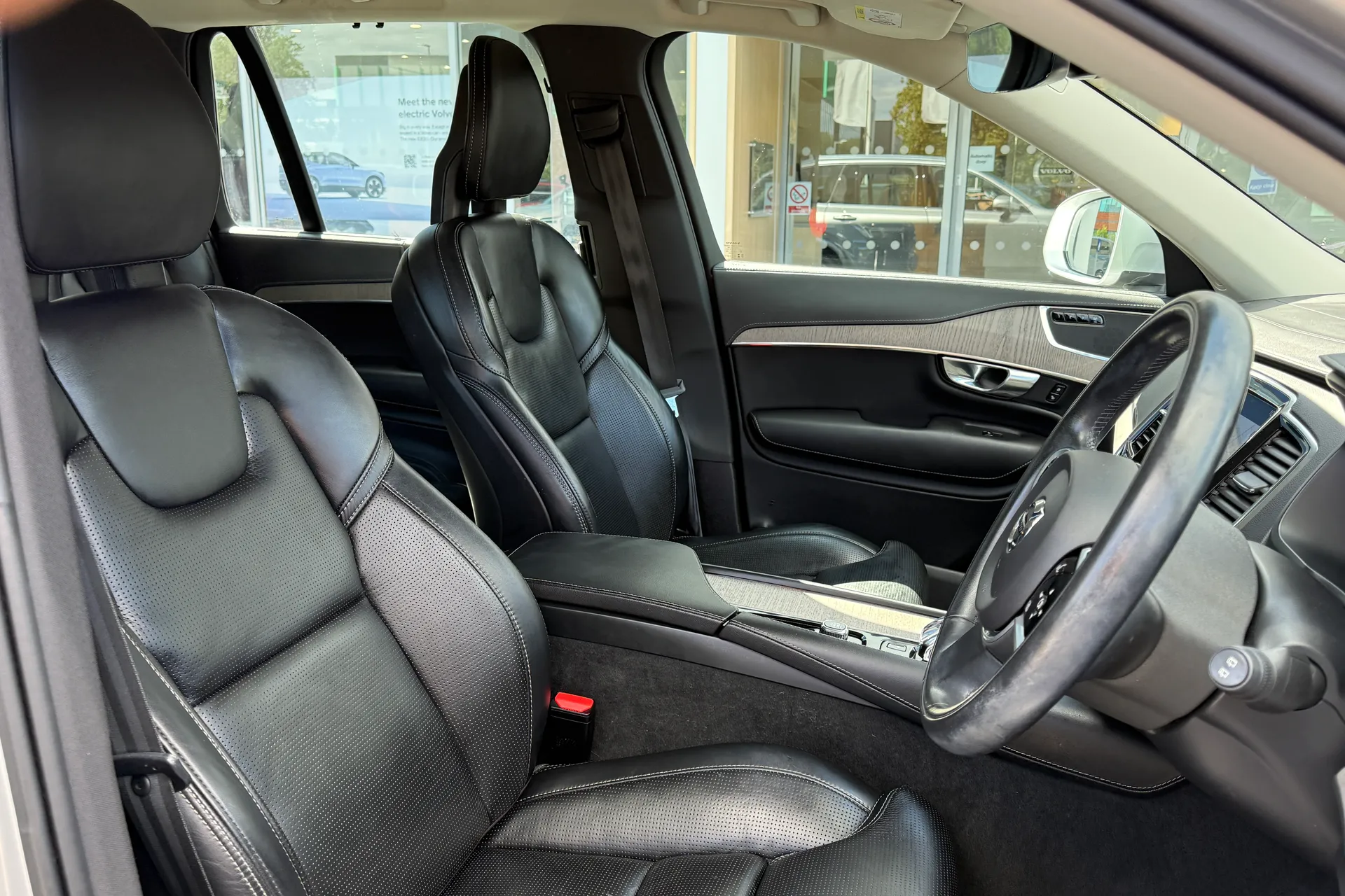 Volvo XC90 thumbnail image number 30