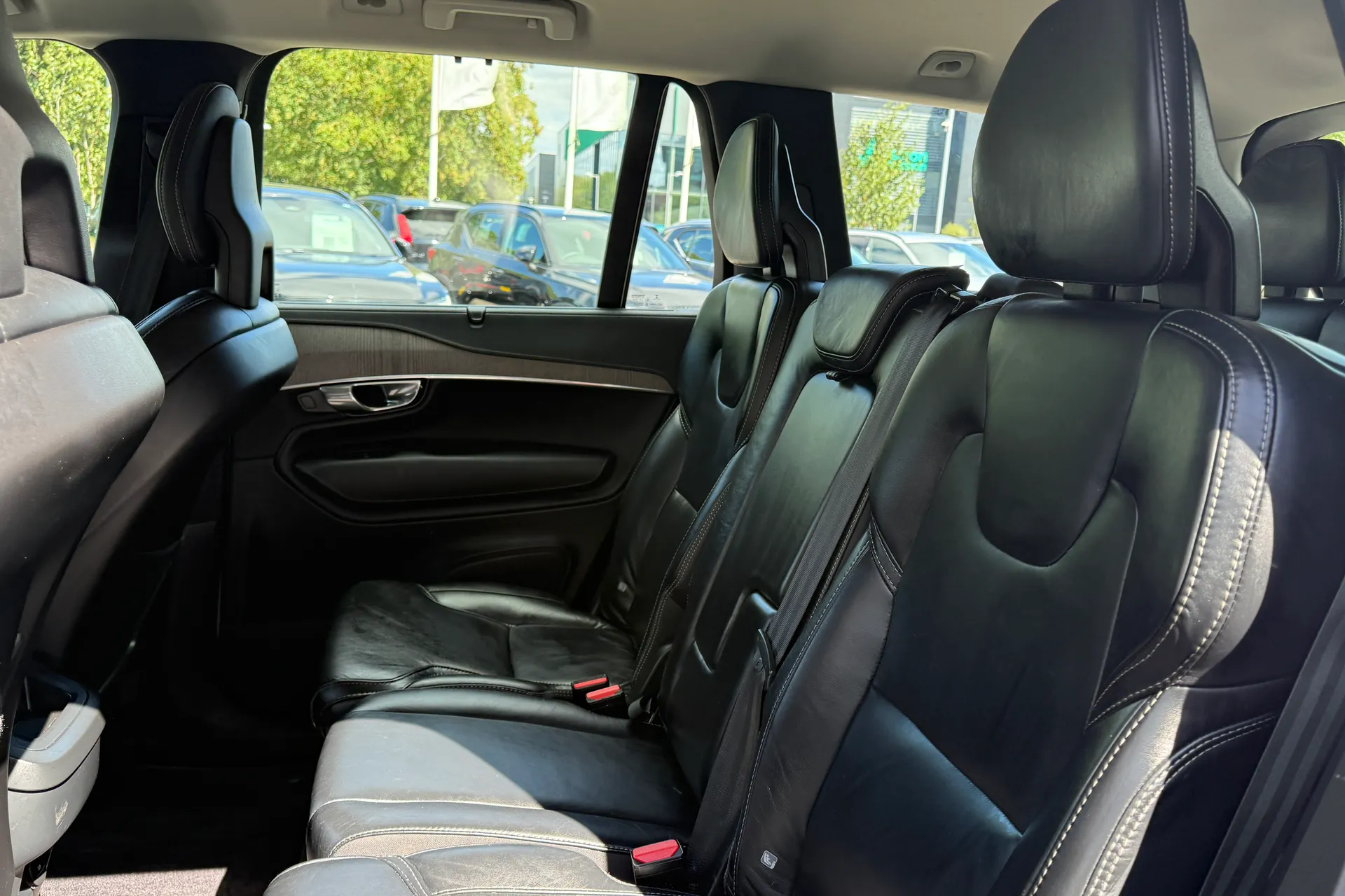 Volvo XC90 thumbnail image number 34