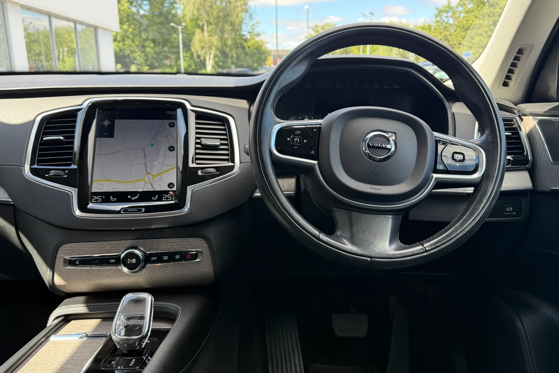 Volvo XC90 thumbnail image number 37