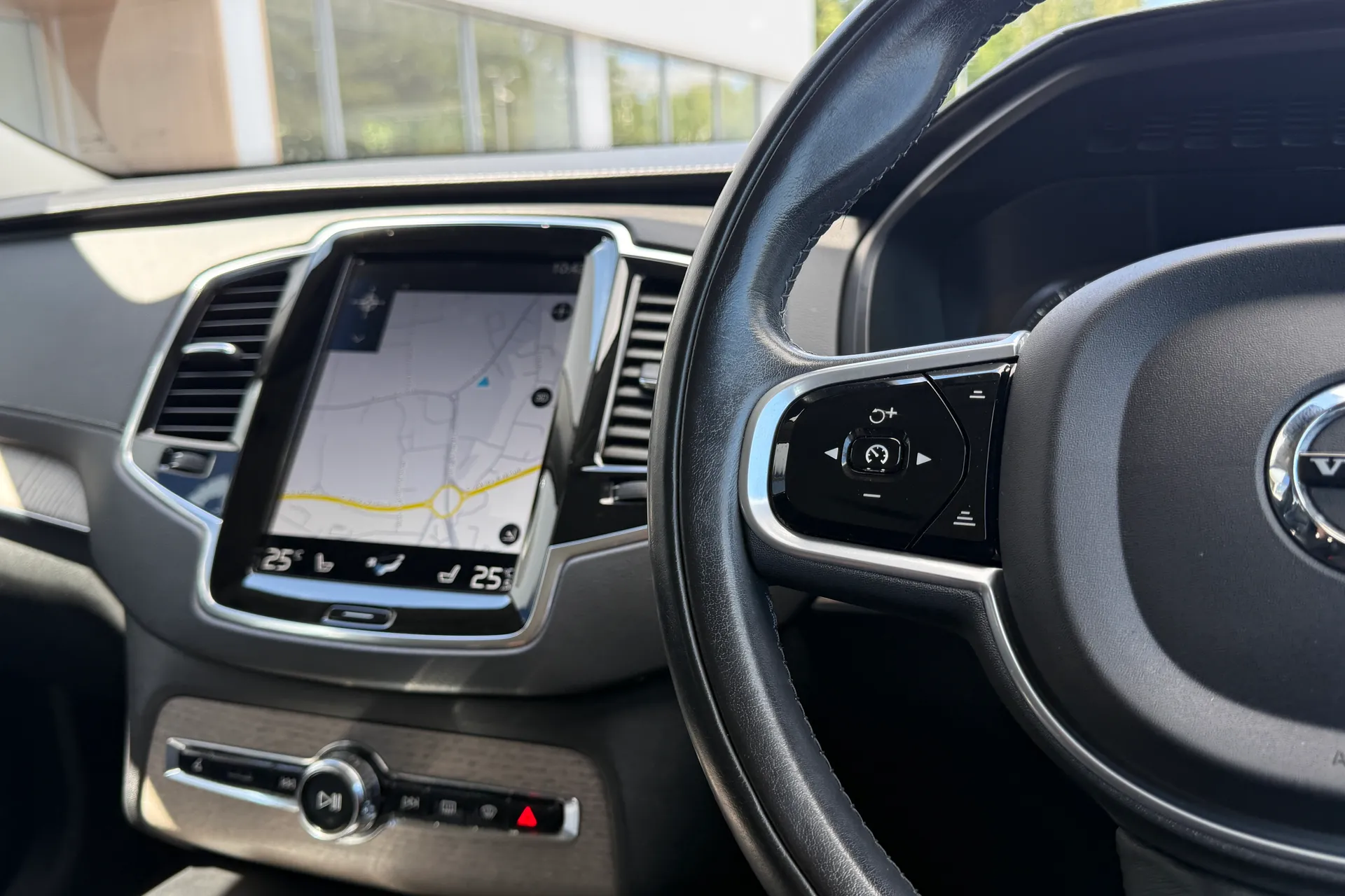Volvo XC90 thumbnail image number 39