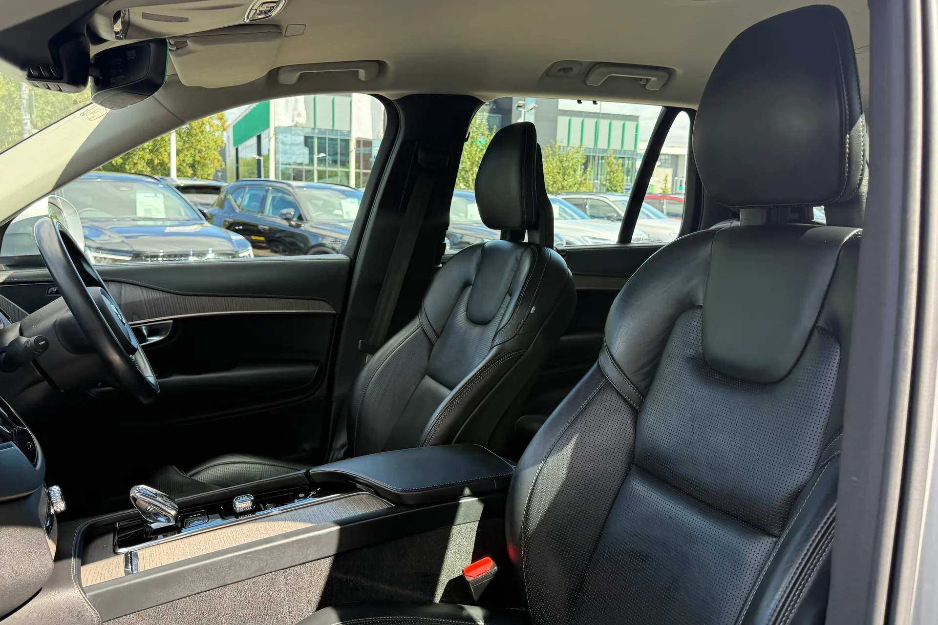 Volvo XC90 thumbnail image number 32