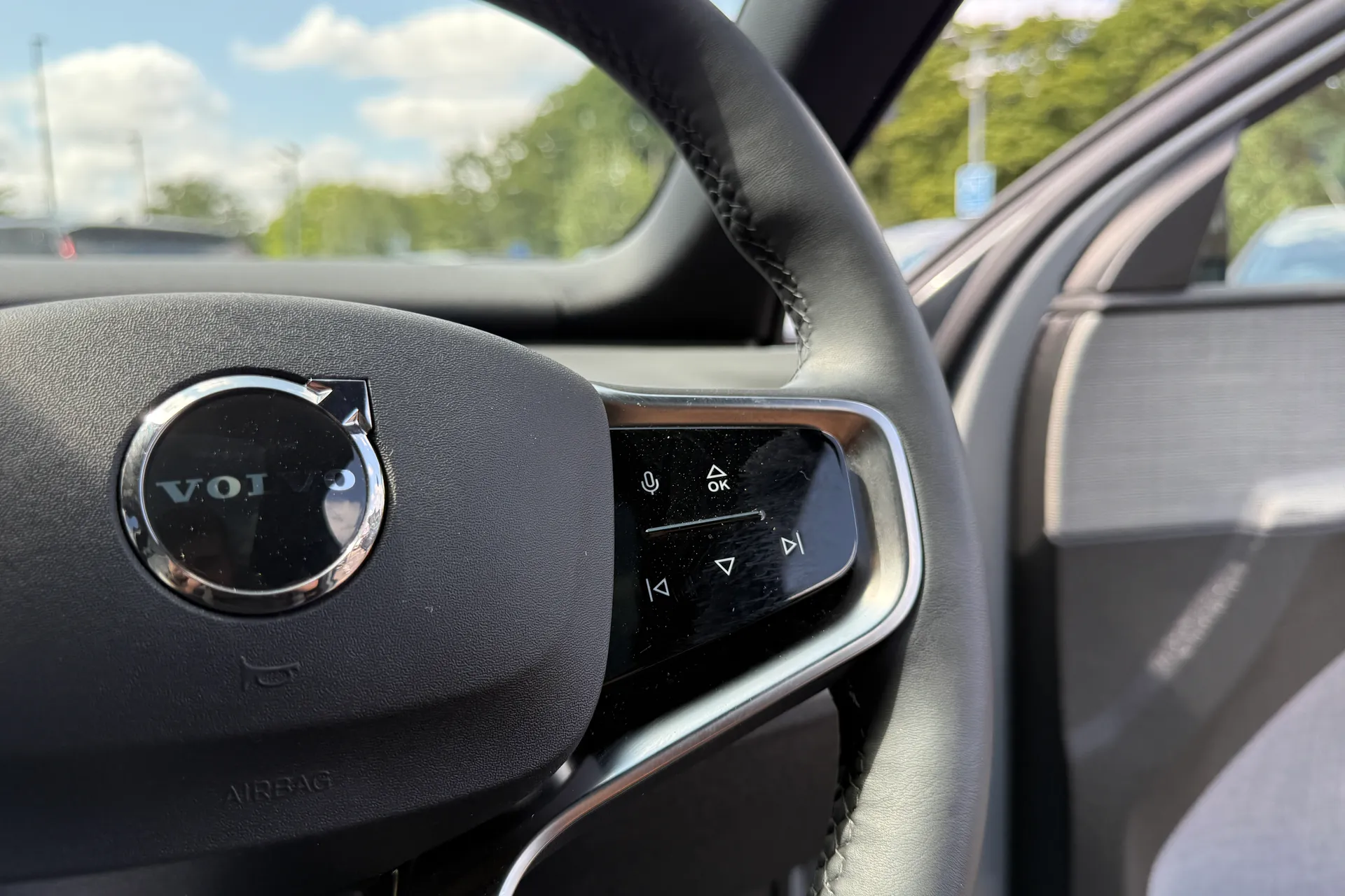Volvo EX30 thumbnail image number 32