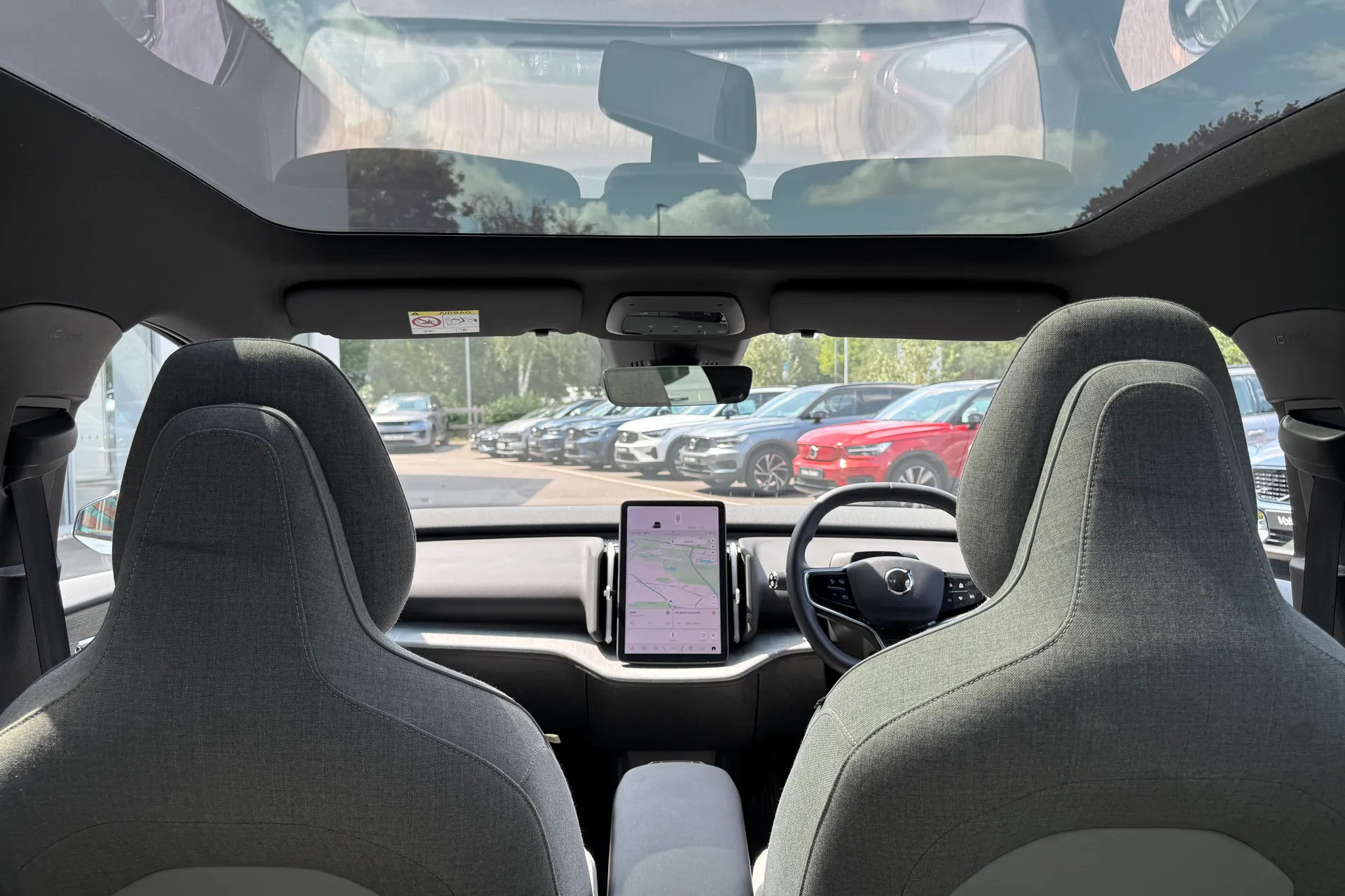 Volvo EX30 thumbnail image number 3