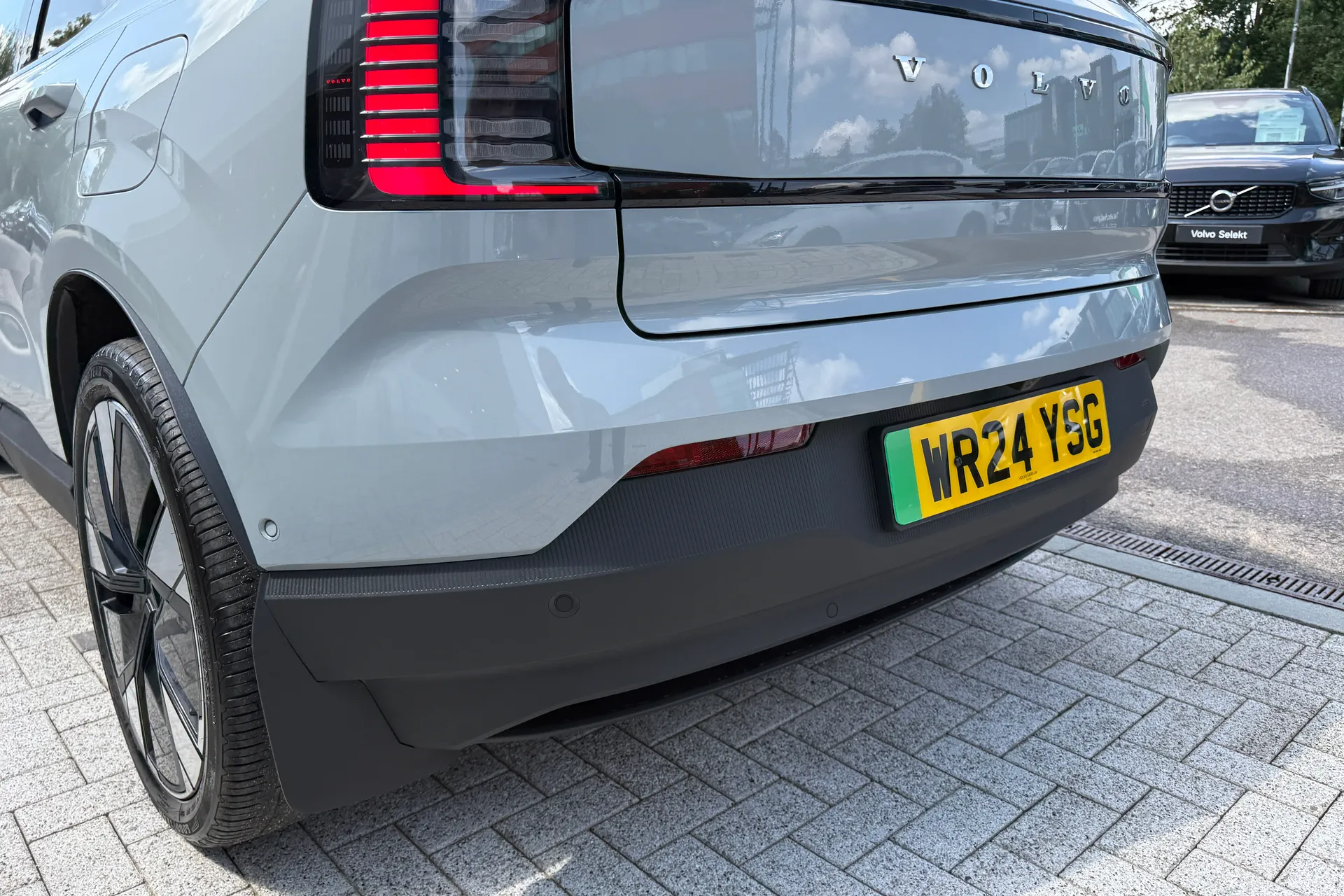 Volvo EX30 thumbnail image number 19