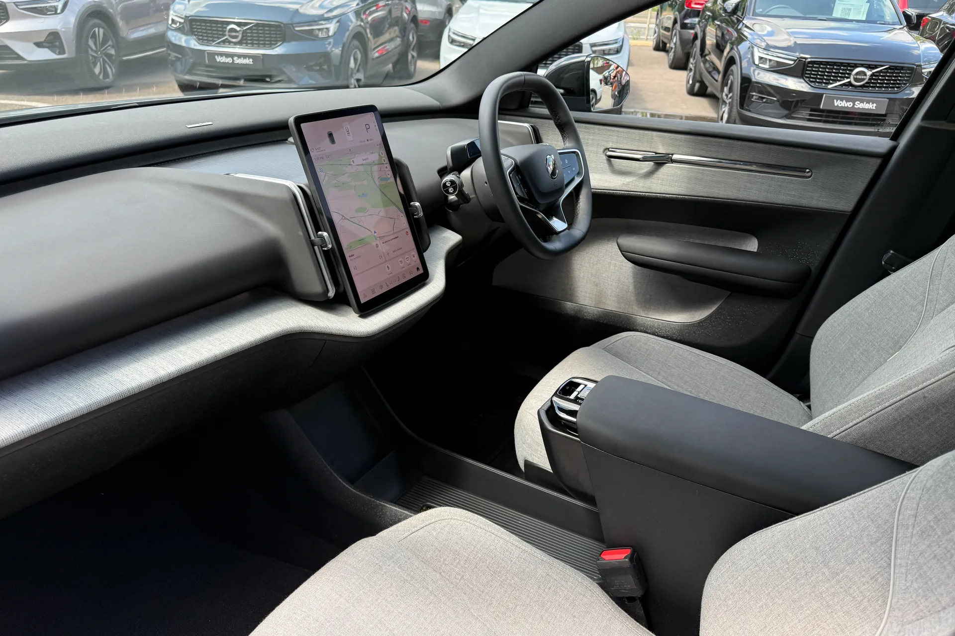Volvo EX30 thumbnail image number 26