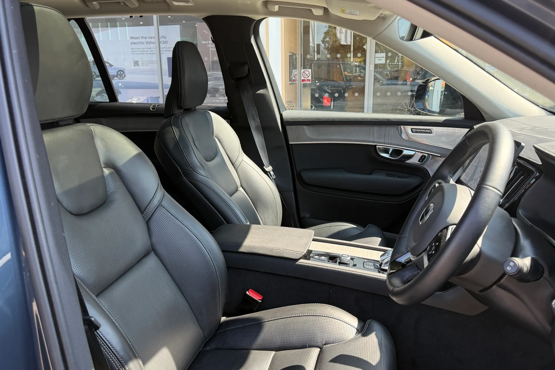 Volvo XC90 thumbnail image number 28