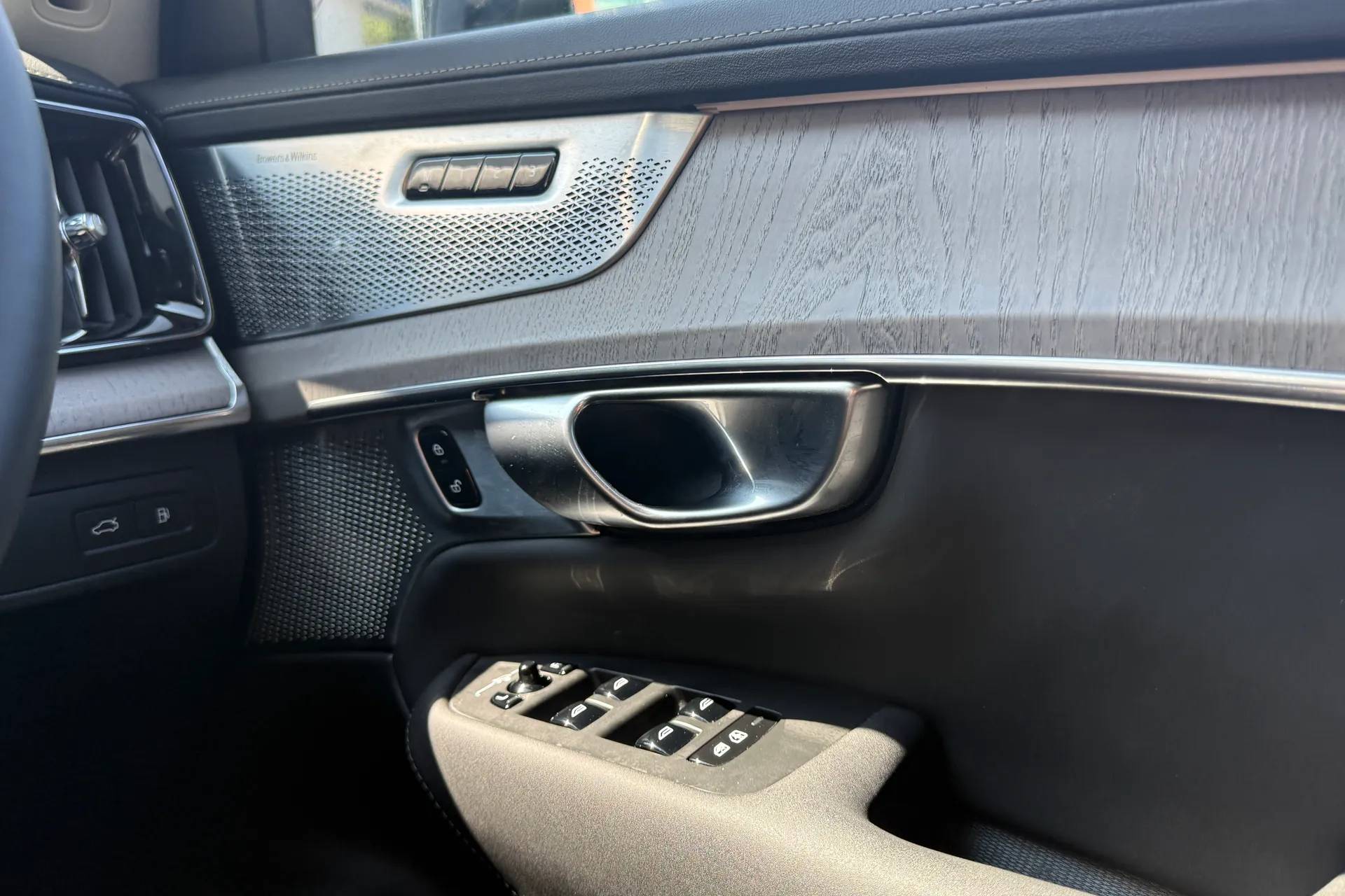 Volvo XC90 thumbnail image number 45