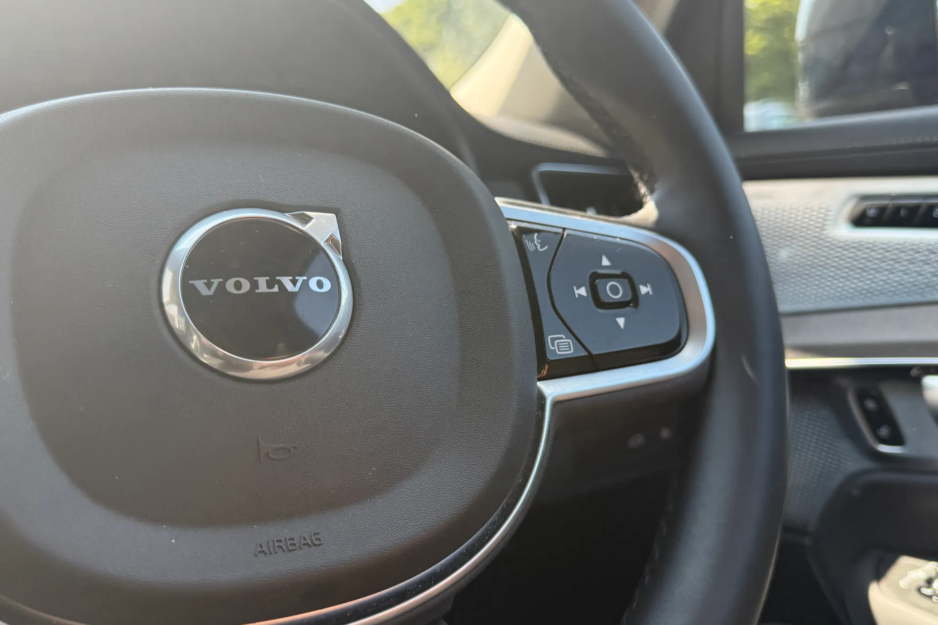 Volvo XC90 thumbnail image number 40