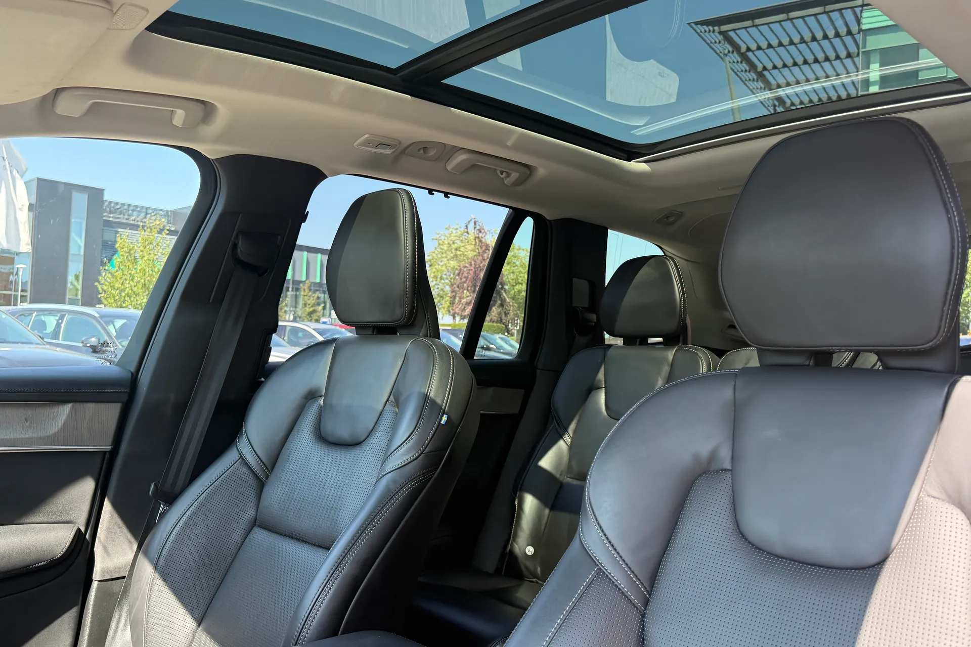 Volvo XC90 thumbnail image number 32
