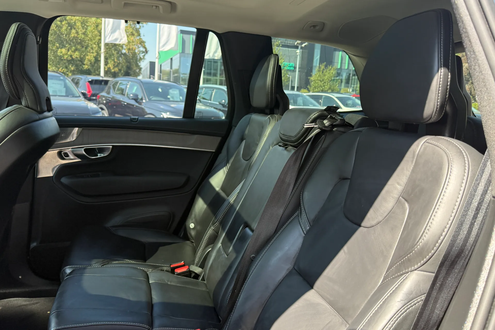 Volvo XC90 thumbnail image number 34