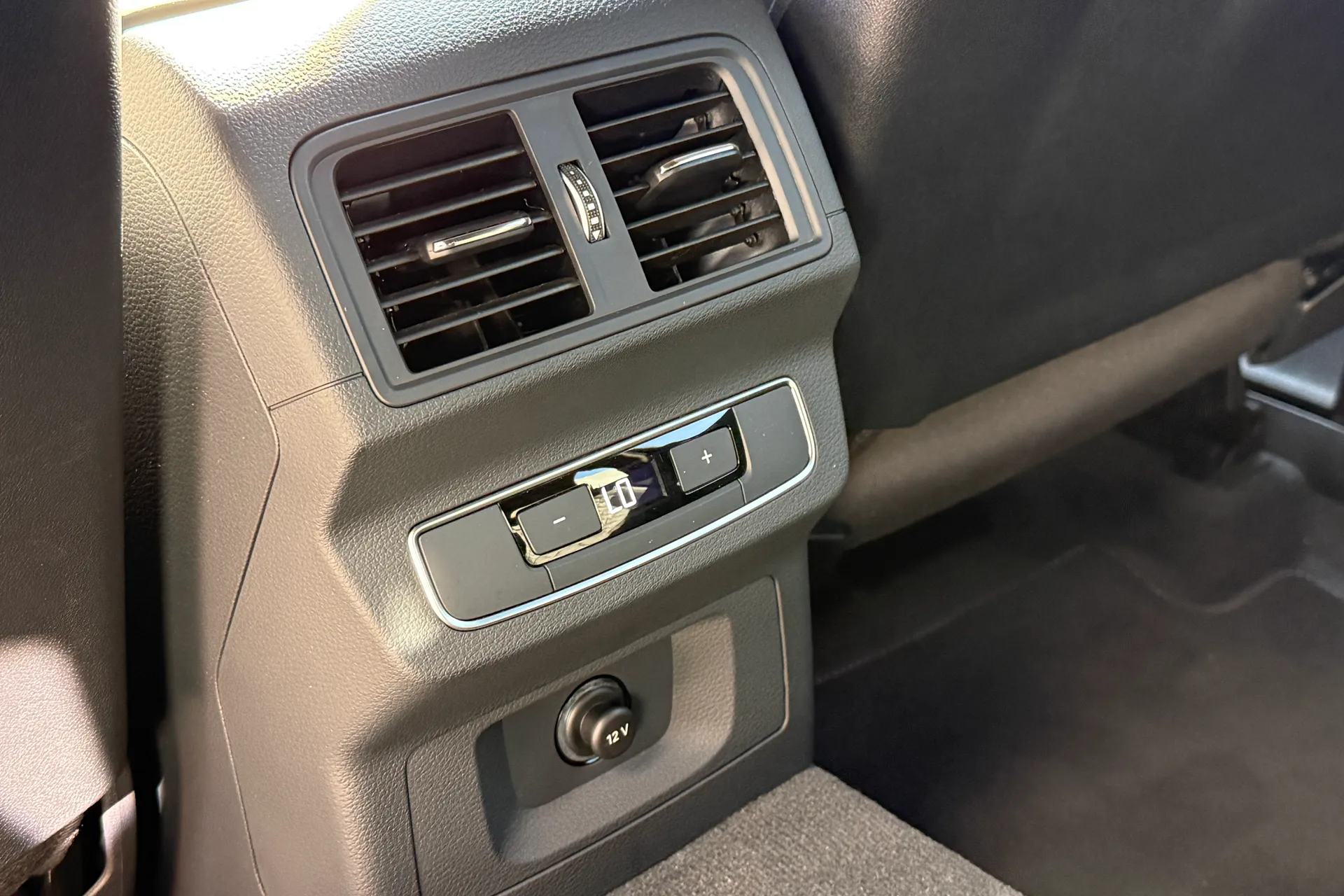 Audi Q5 thumbnail image number 35