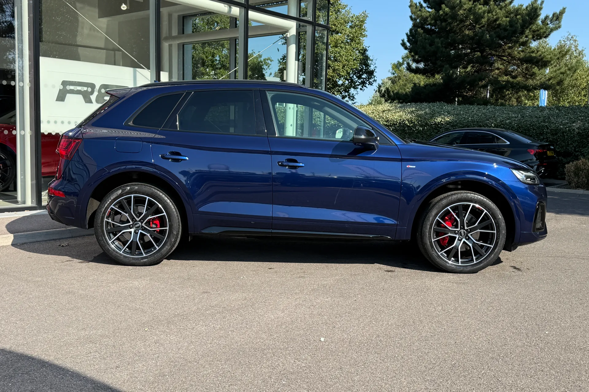 Audi Q5 thumbnail image number 2