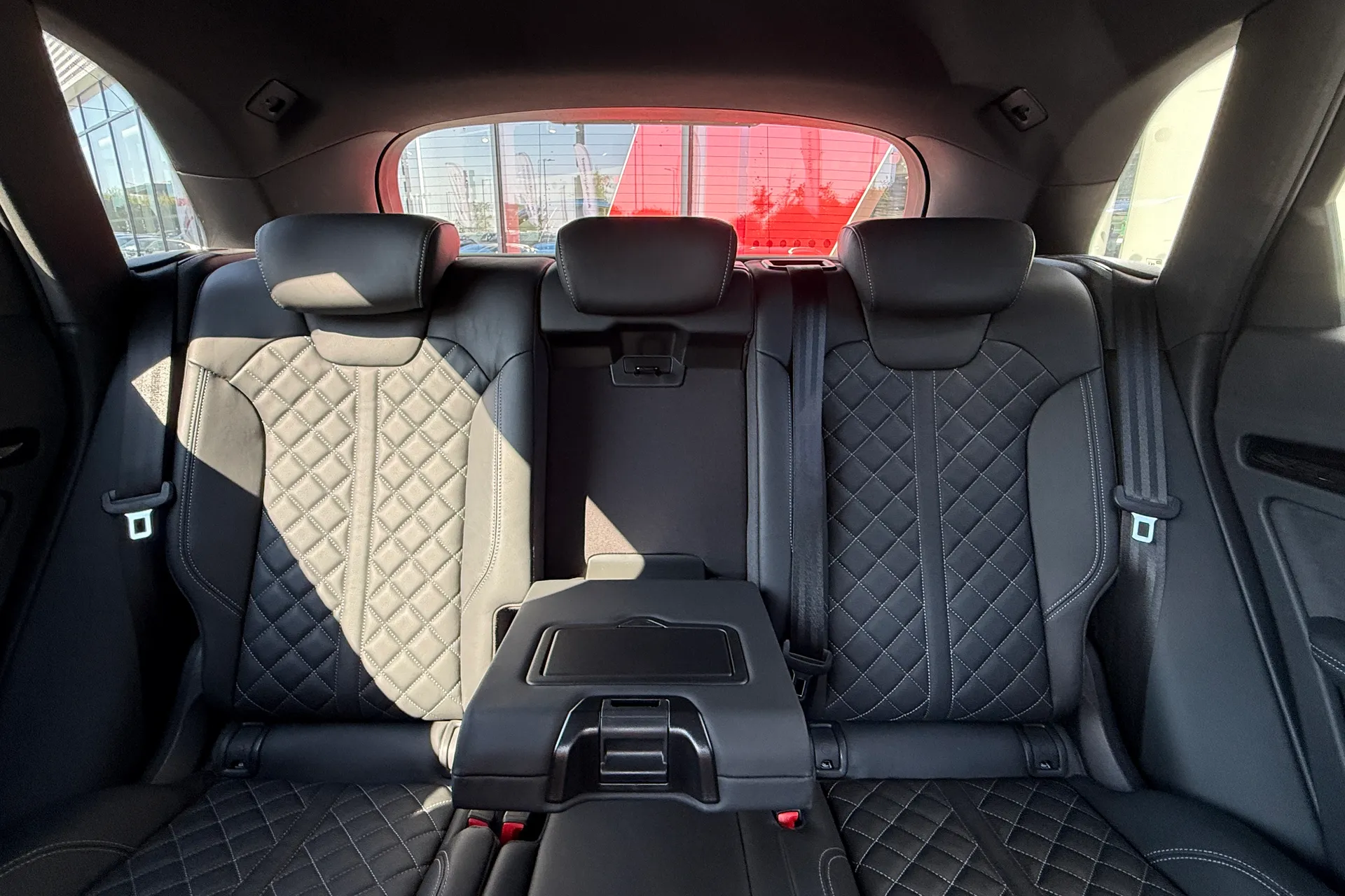Audi Q5 thumbnail image number 36