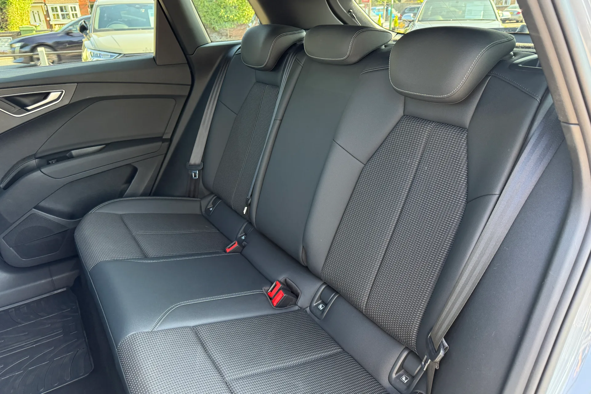 Audi Q4 thumbnail image number 44