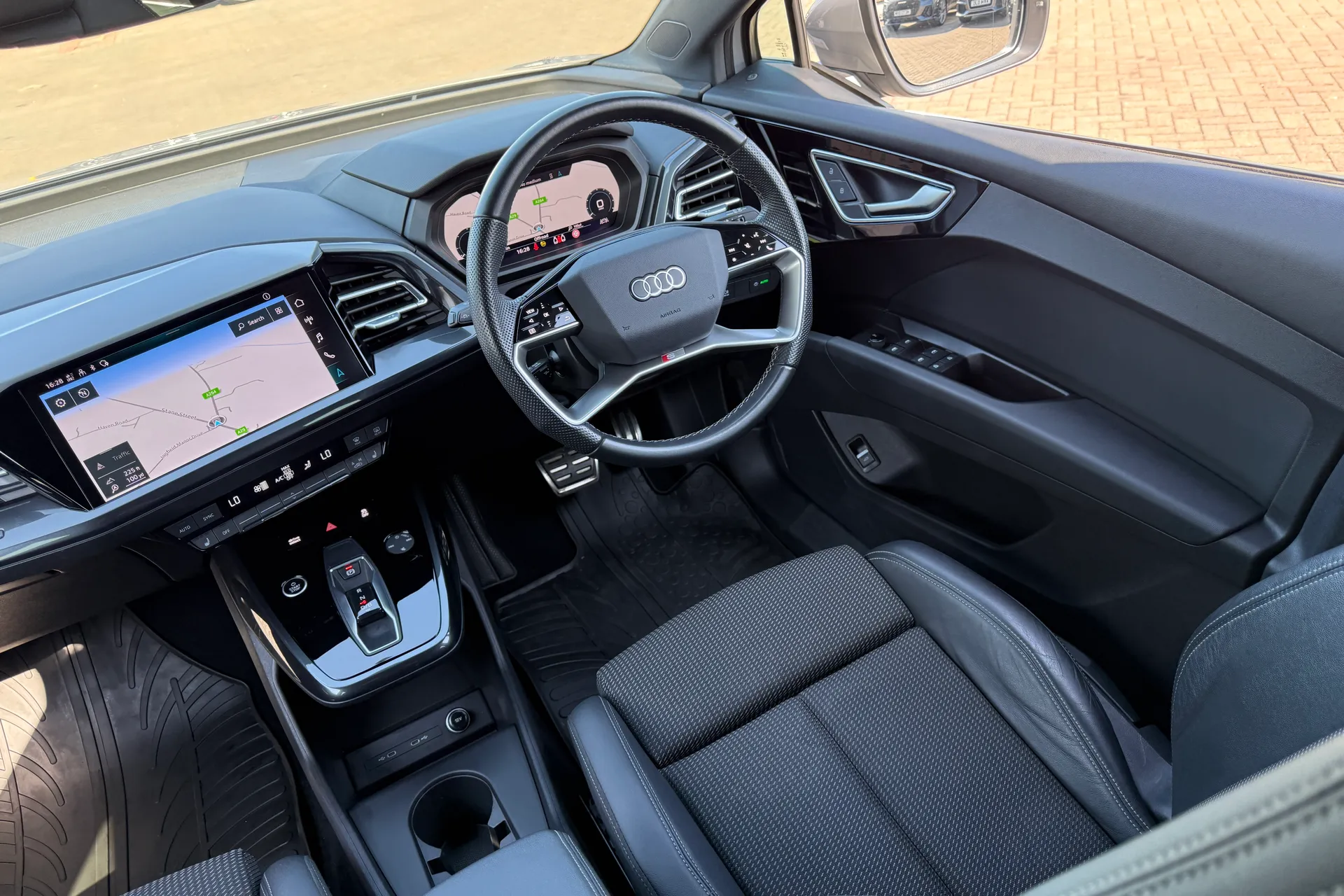 Audi Q4 thumbnail image number 43