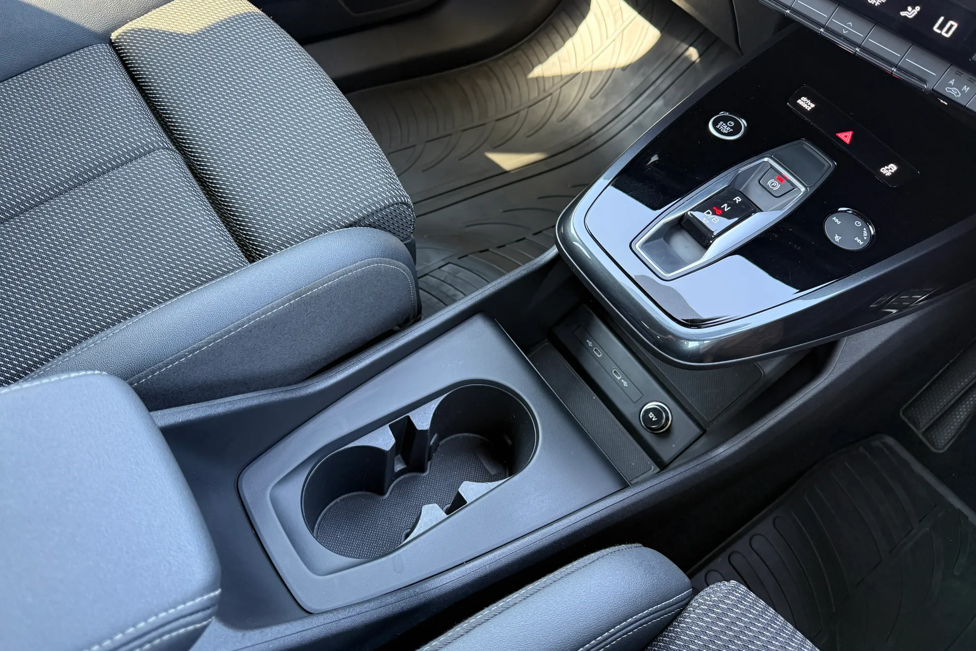 Audi Q4 thumbnail image number 42